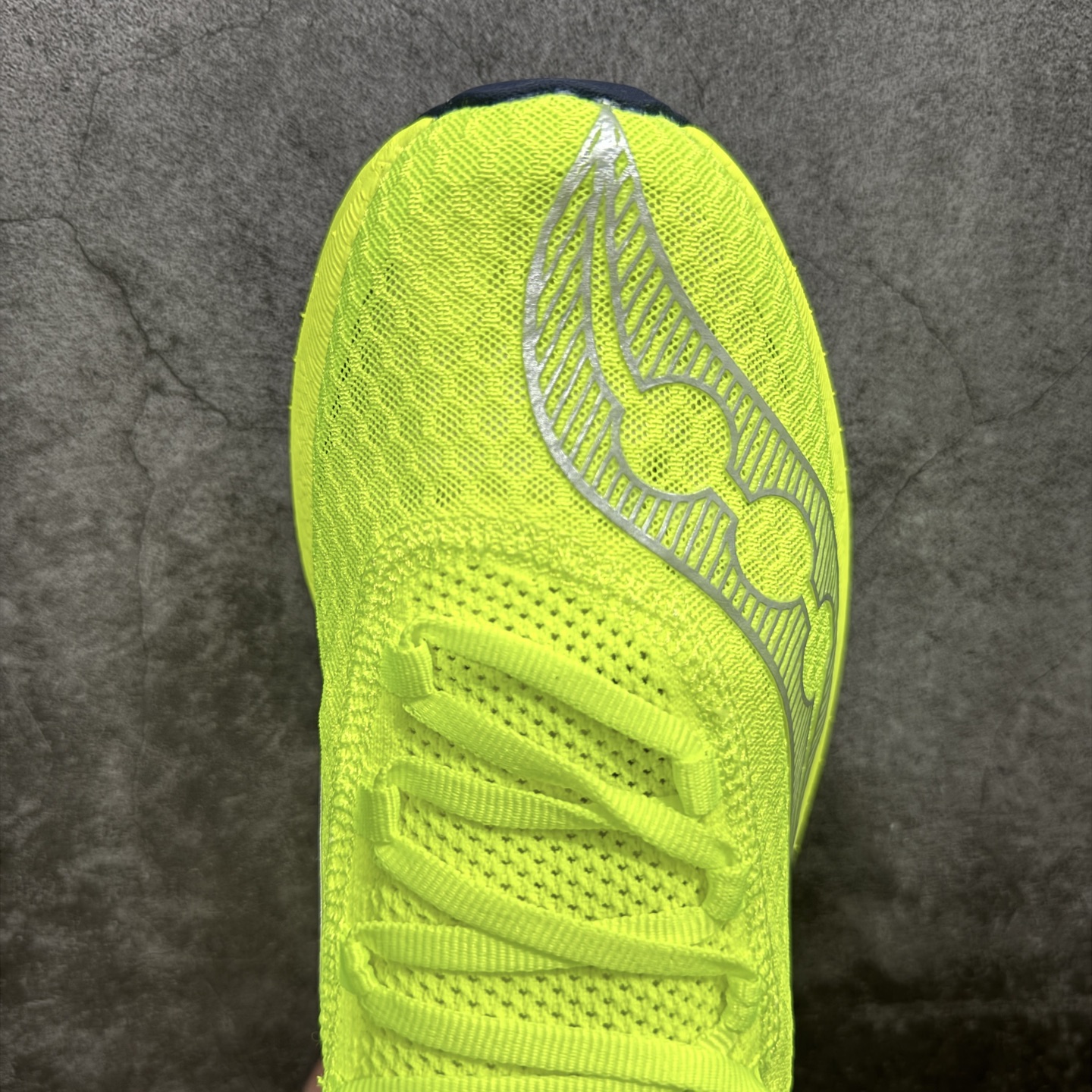  
【纯原版】SAUCONY索康尼 ENDORPHIN PRO4 啡鹏系列 男女低帮缓震跑步鞋 

注意