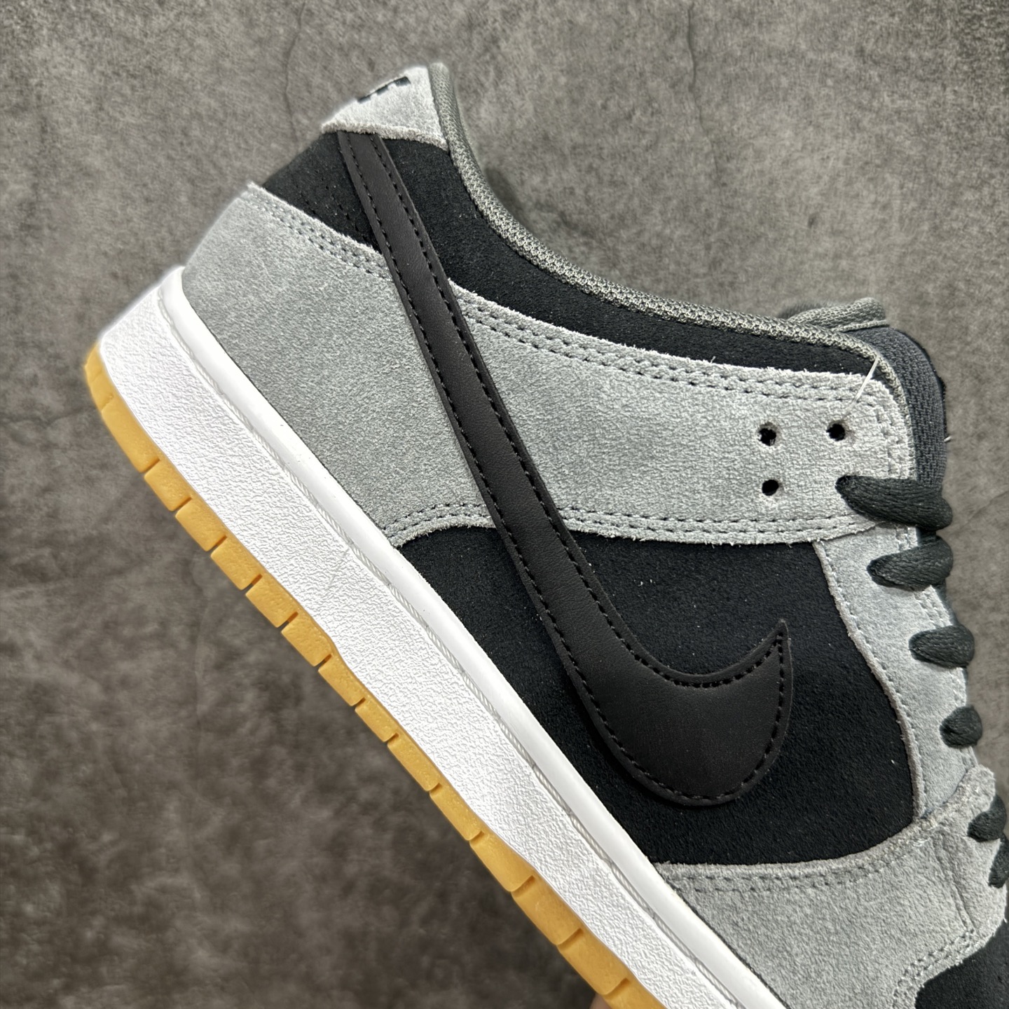 240 纯原Z版Nike SB Dunk Low Dunk SB 黑灰生胶 灰黑色 低帮运动休闲滑板鞋 HF3063-001