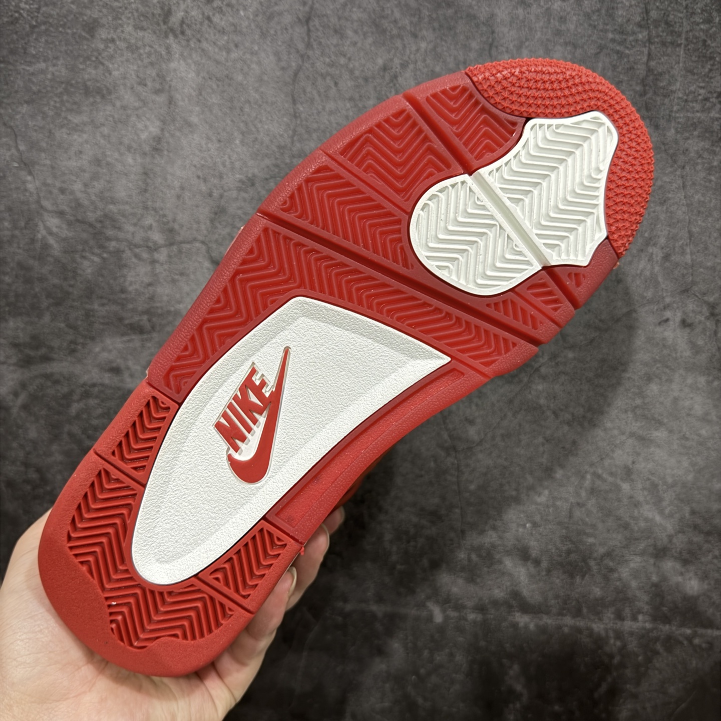 420 原厂版 Nigel Sylvester x Air Jordan AJ4 “Brick by Brick” 联名红砖 HF4340-800