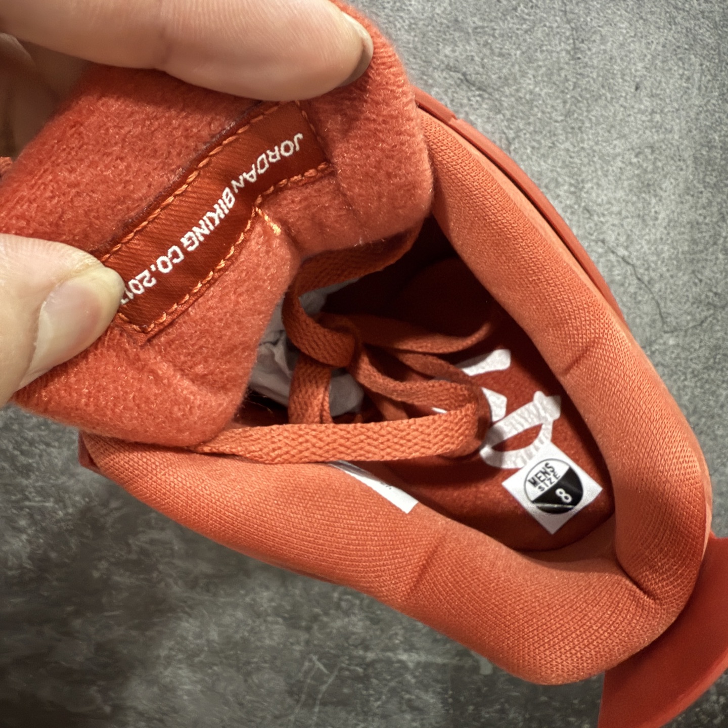 图片[7]-【原厂版】 Nigel Sylvester x Air Jordan AJ4 “Brick by Brick” 联名红砖 货号：HF4340-800 全新升级改良 原鞋原楦原纸板同源开发 完美呈现乔4的版型 内侧正确双色网格 还原细节 原厂皮料 正确气垫颜色 正确网格工艺 正确拉帮工艺 全鞋原装材料制作 原档案原模具打造 支持全方位与正品对比 尺码：40 40.5 41 42 42.5 43 44 44.5 45 46 47.5-选品中心