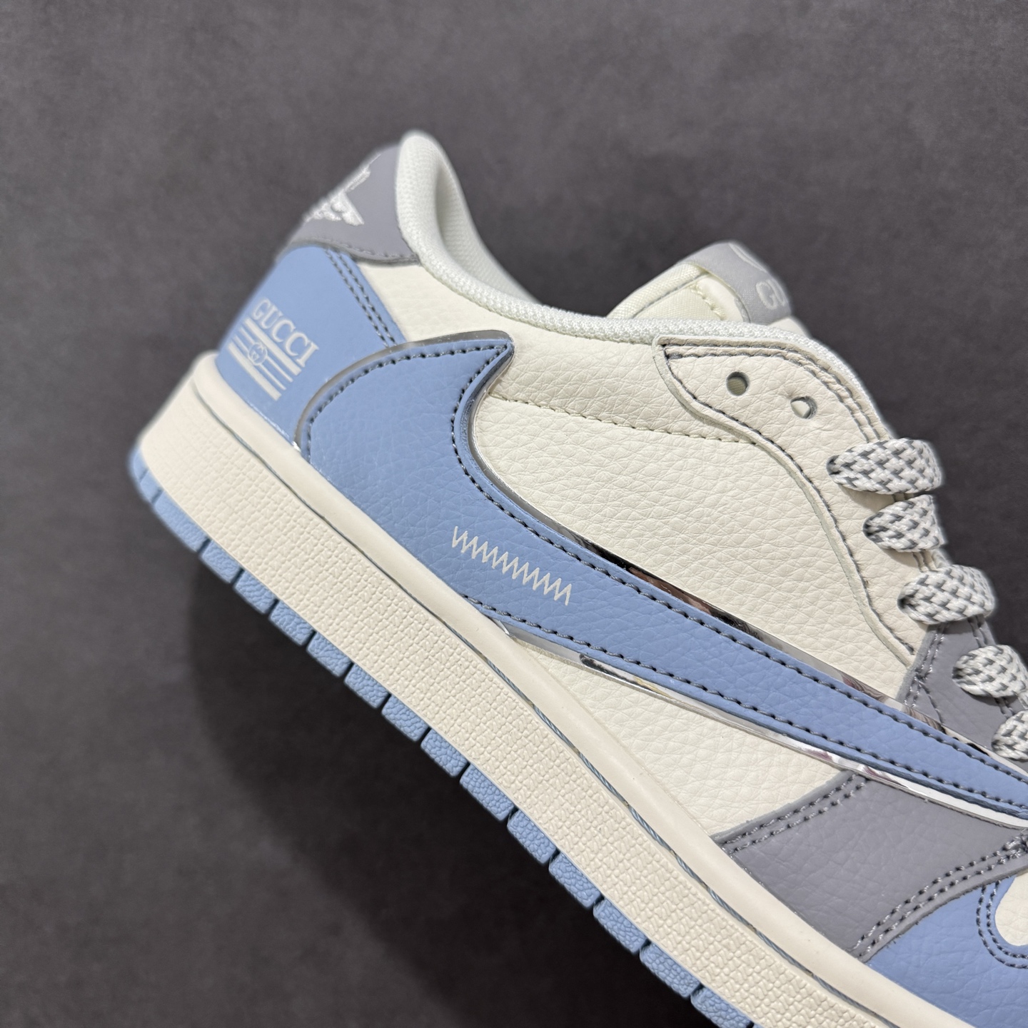 280 定制版Travis Scott x Fragment Design x Air Jordan 1 Low SP AJ1 古驰联名 米灰蓝 低帮文化休闲板鞋 ZH2598-241