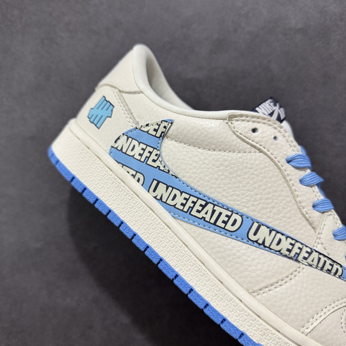 280 定制版Travis Scott x Fragment Design x Air Jordan 1 Low SP AJ1 UN联名 米蓝英文勾 低帮文化休闲板鞋 LD2025-013