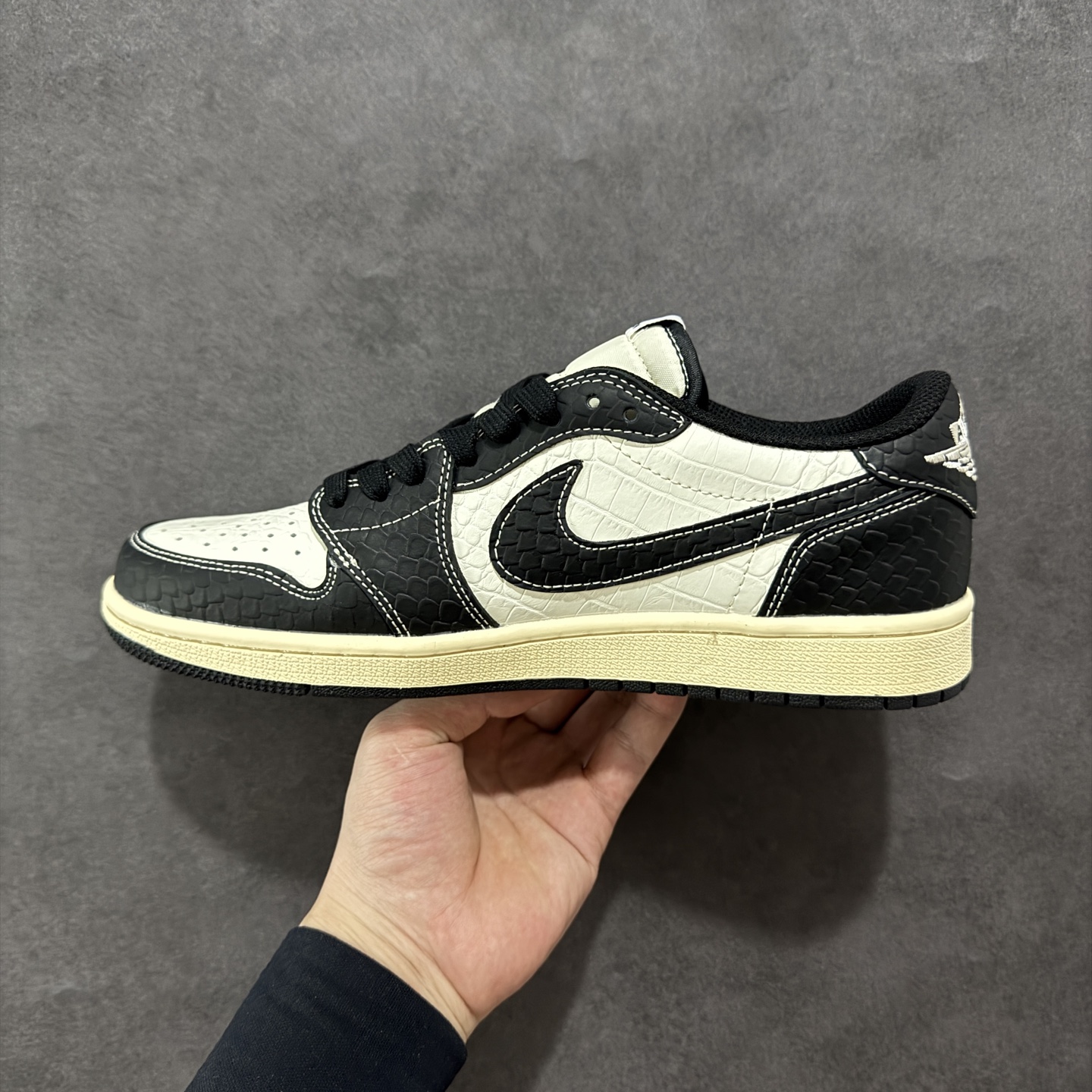 280 定制版Travis Scott x Fragment Design x Air Jordan 1 Low SP AJ1 LV联名 米黑鳄鱼纹 低帮文化休闲板鞋 XX3168-152