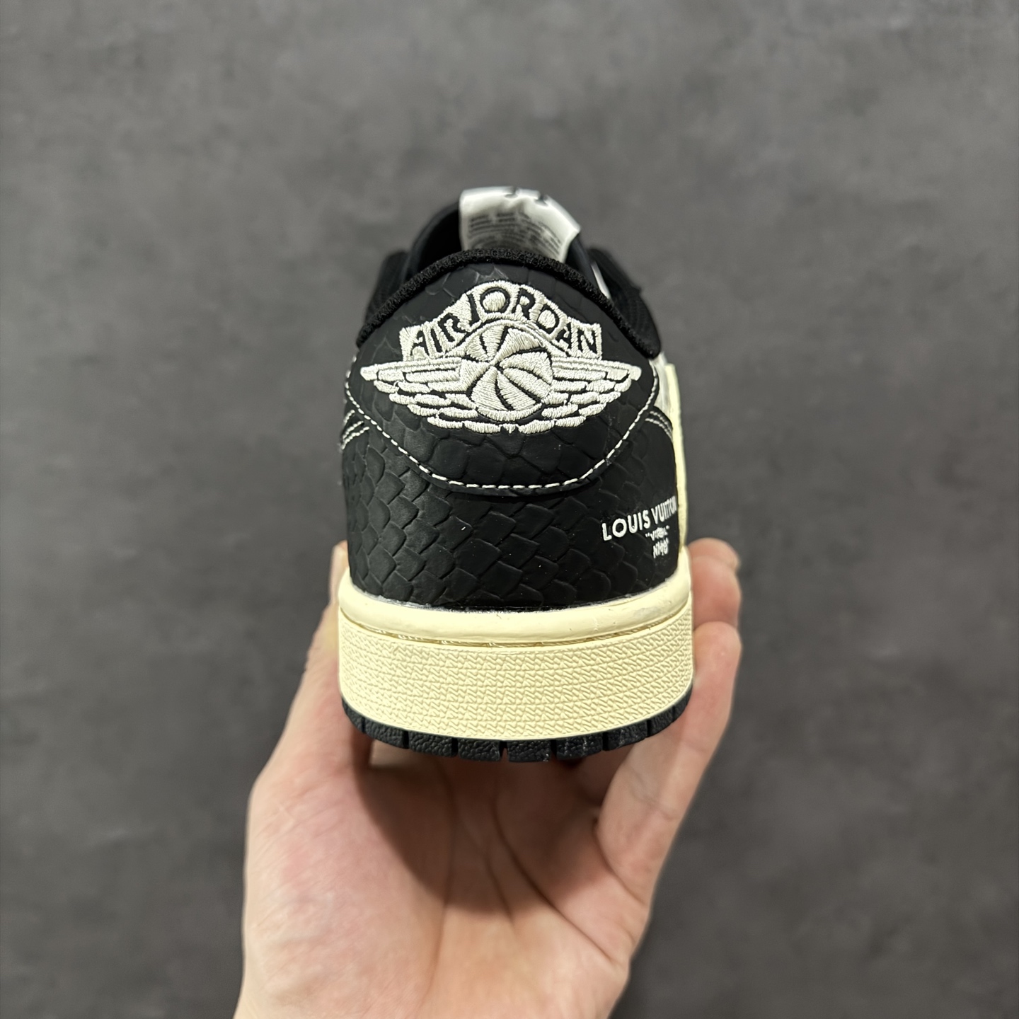 280 定制版Travis Scott x Fragment Design x Air Jordan 1 Low SP AJ1 LV联名 米黑鳄鱼纹 低帮文化休闲板鞋 XX3168-152