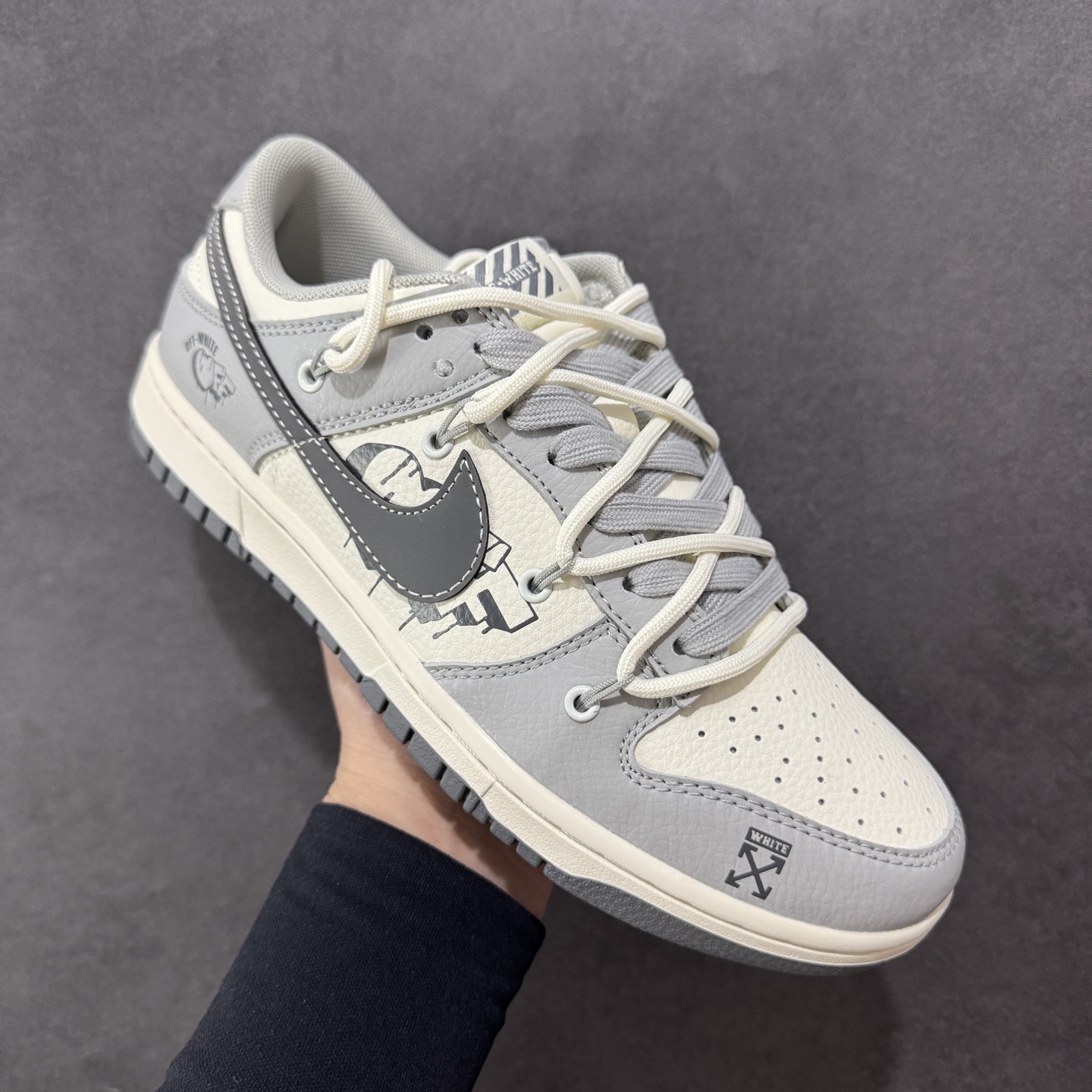 300 定制版Nike SB Dunk Low Off-White系列 绑带爱心灰勾 周年高端定制 低帮休闲板鞋 DM6868-078