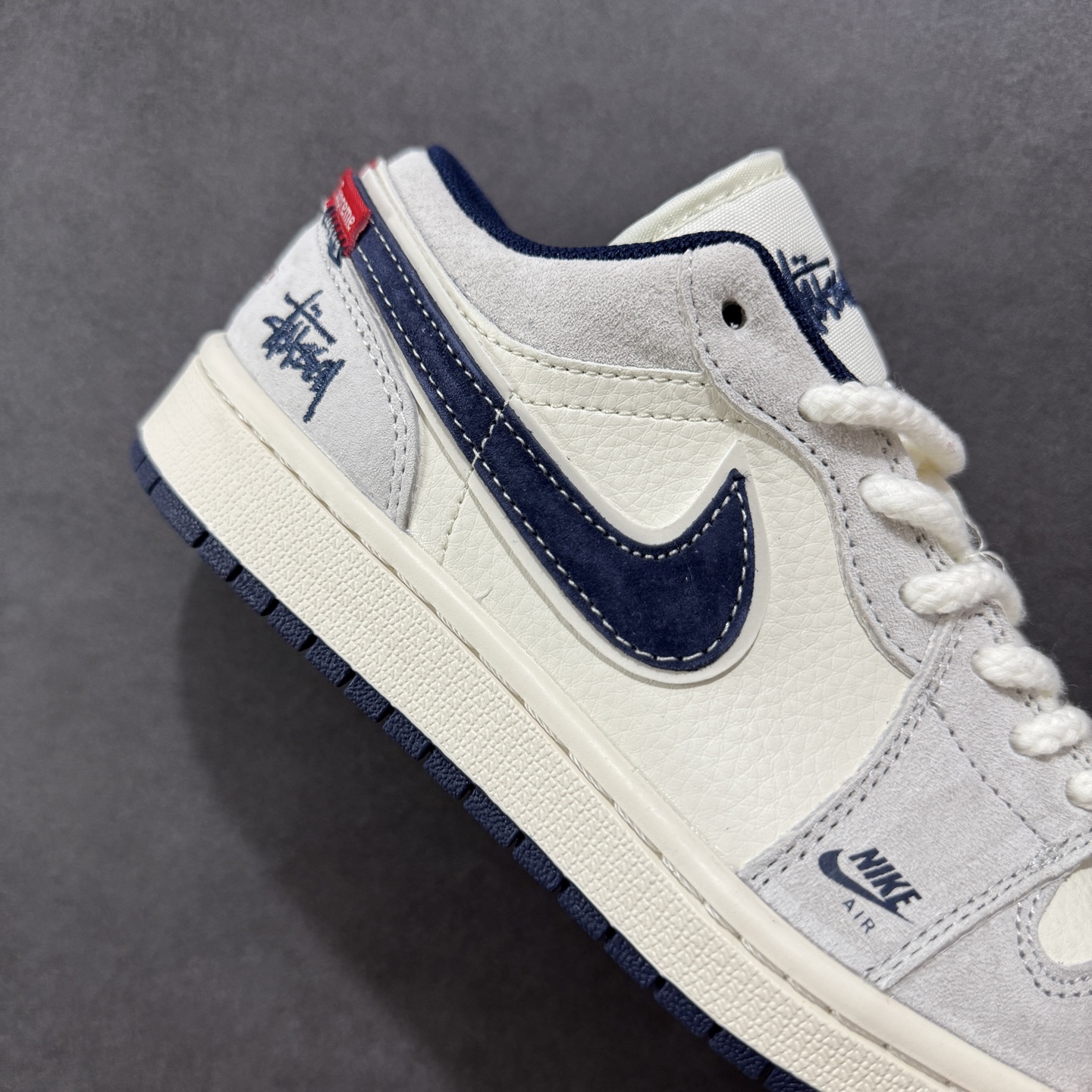 280 定制版Air Jordan 1 Low AJ1 乔1 斯图西联名 猪八深蓝勾 高端定制 低帮复古篮球鞋 YX5066-303