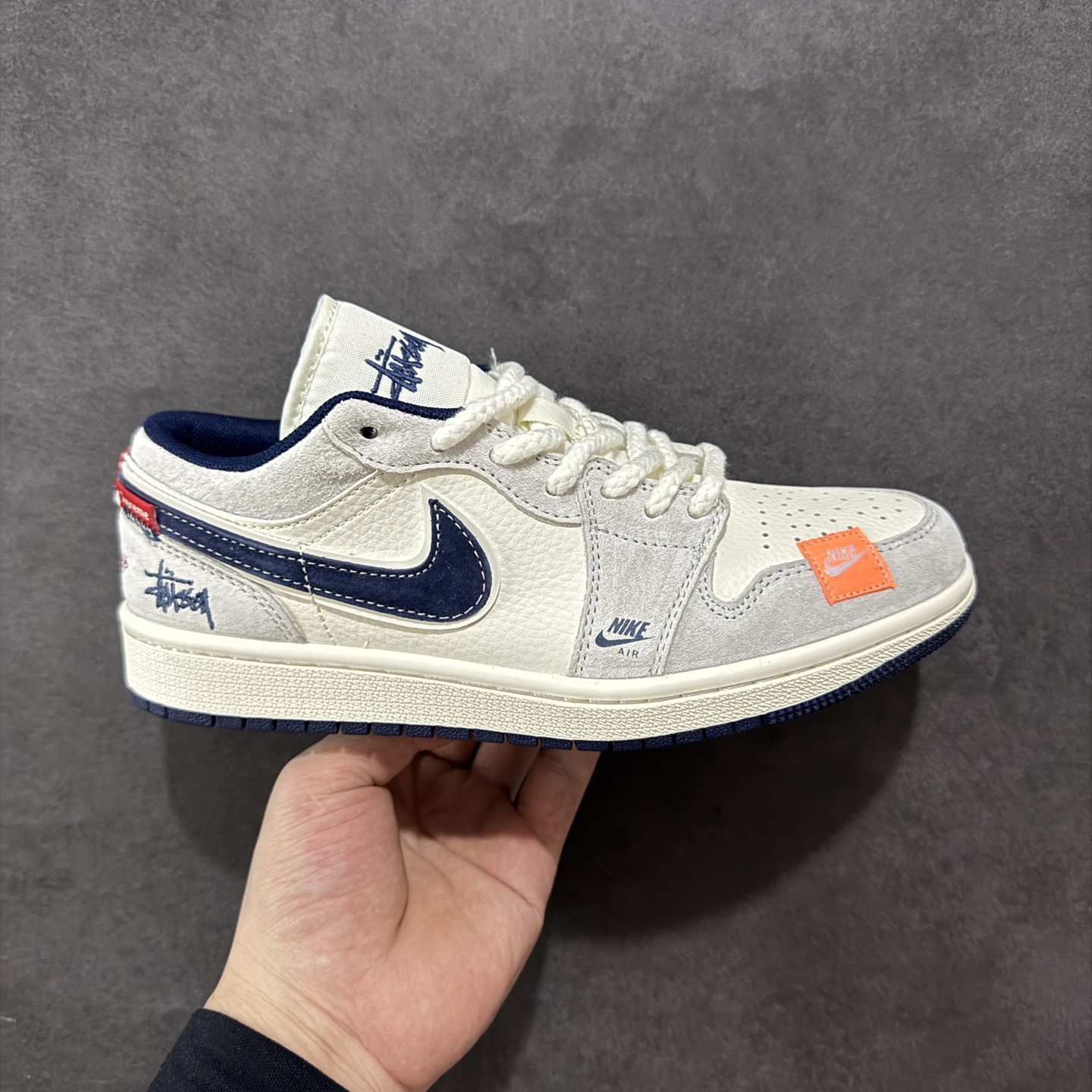 280 定制版Air Jordan 1 Low AJ1 乔1 斯图西联名 猪八深蓝勾 高端定制 低帮复古篮球鞋 YX5066-303