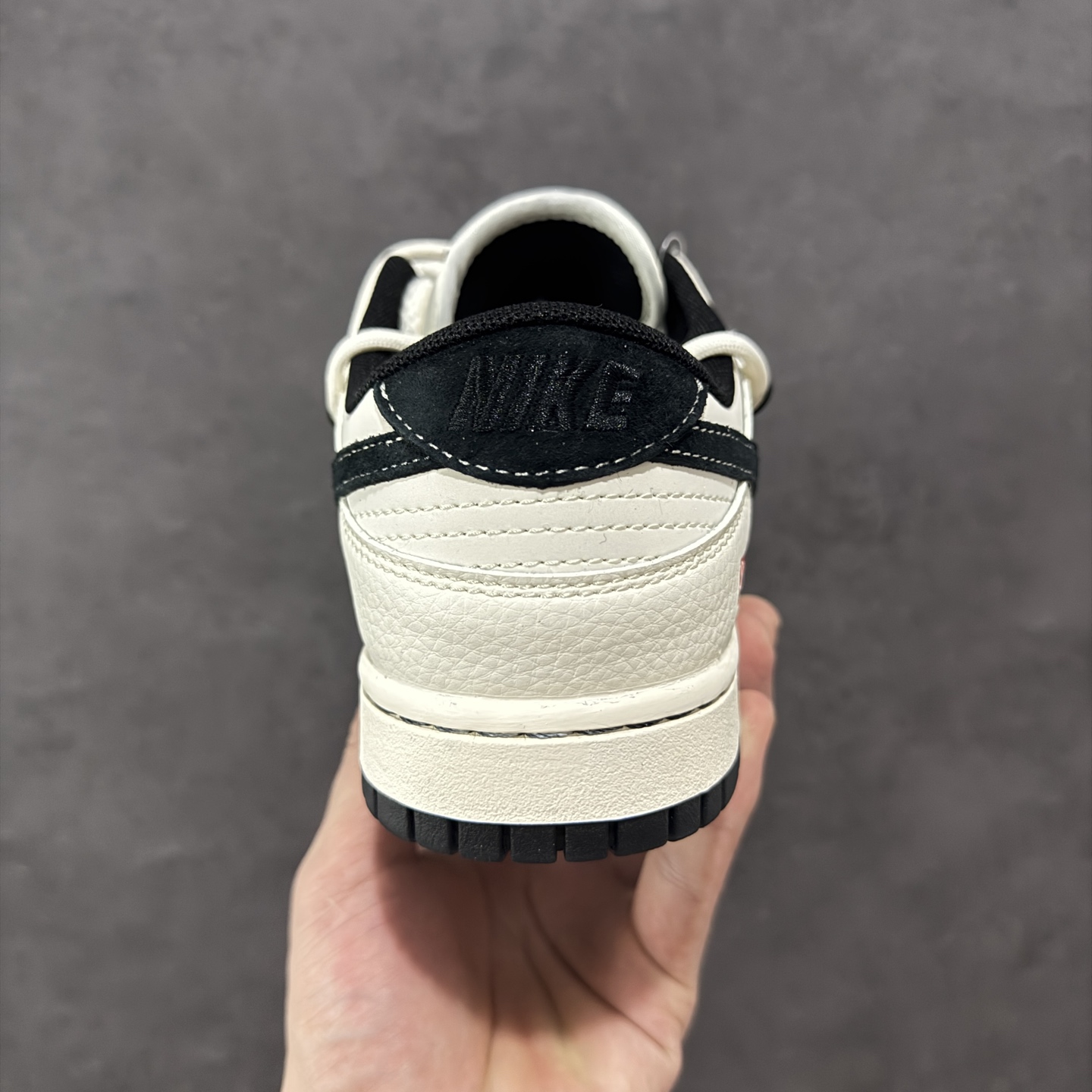 300 定制版Nike SB Dunk Low Sup系列 绑带米白黑勾 周年高端定制 低帮休闲板鞋 YX5066-282