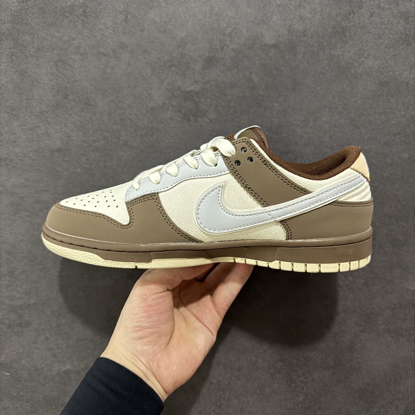 260 定制版海外爆款限量发售！高端定制Nike SB Dunk Low 巴黎世家联名--- 帆布灰灰褐 高端定制 低帮休闲板鞋 XD1588-201