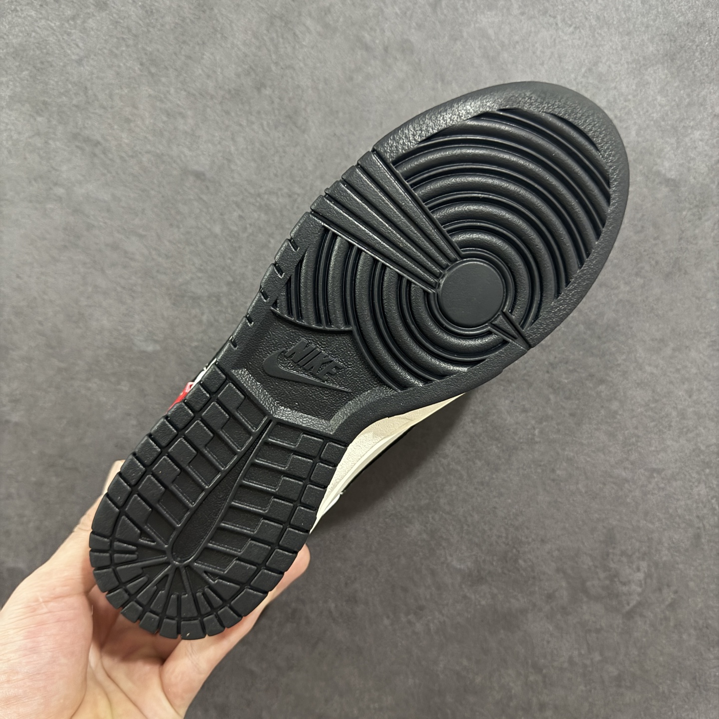 260 定制版Nike SB Dunk Low x 斯图西联名 BZ2501-101