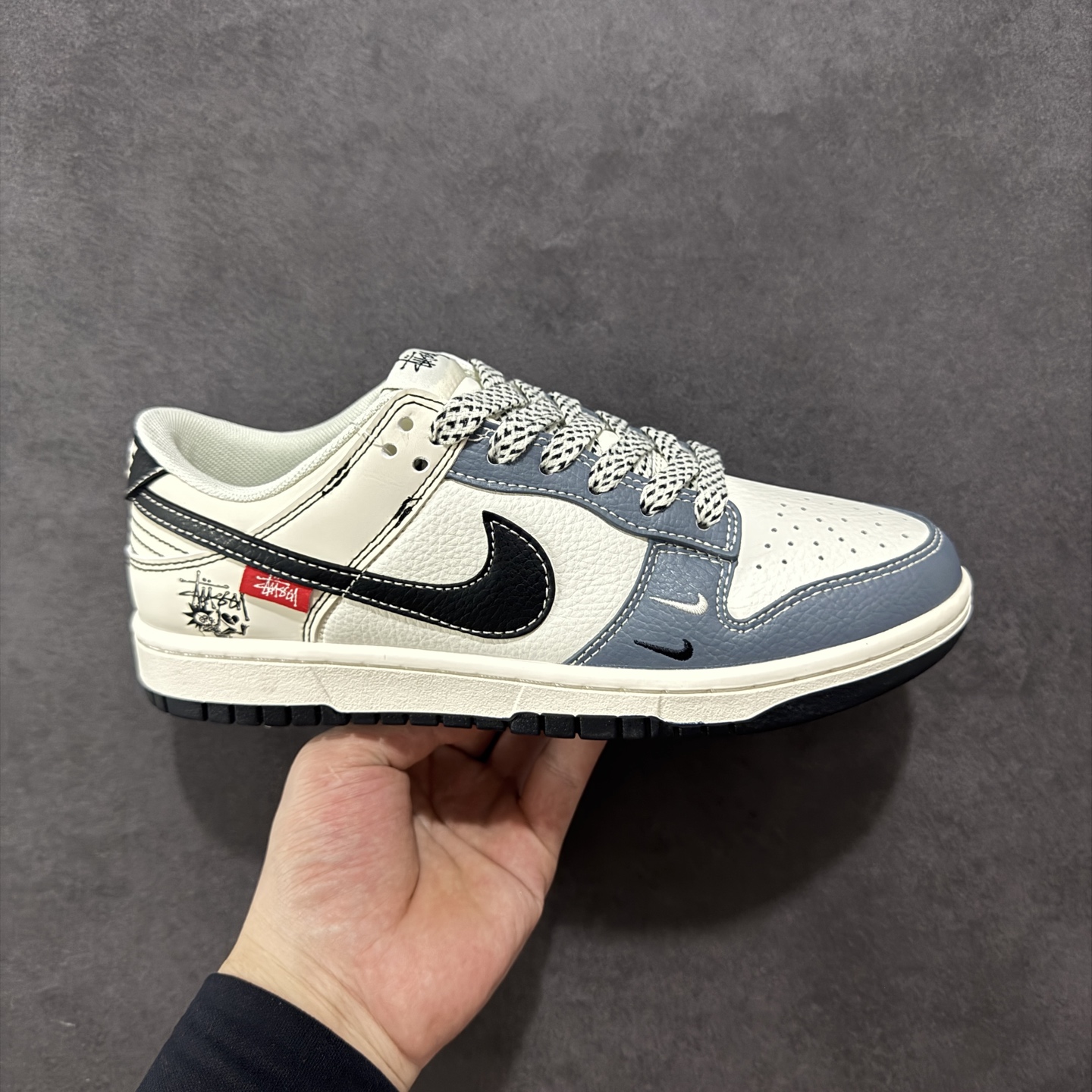 260 定制版Nike SB Dunk Low x 斯图西联名 BZ2501-101