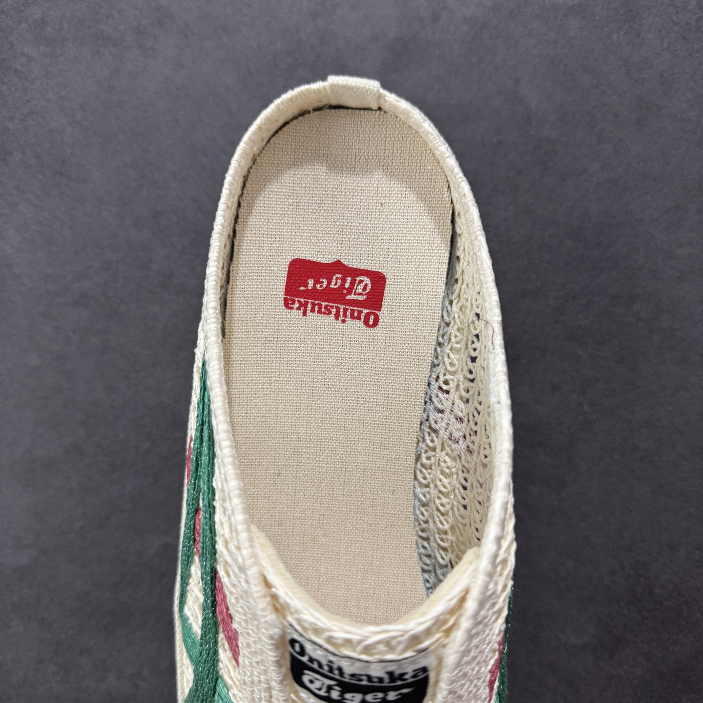 图片[7]-【公司级】Asics Onitsuka Tiger鬼塚虎 鬼冢虎MEXICO 66 Sabot 半拖舒适日常 透气轻便 低帮 生活休闲鞋 男女OnitsukaTiger 鬼塚虎从运动中汲取灵感，并致力于打造融合舒适感受与创新设计的时尚品牌。品牌的设计风格既体现了对传统的致敬，同时也表达了对精致风格和现代创意的推崇。我们提供独具个性的全系列产品，打造从头到脚的整体穿搭。每件产品皆以精湛工艺匠心打造，细节考究，品质出众。 尺码：36 37 37.5 38 39 39.5 40.5 41.5 42 42.5 43.5 44 45-选品中心