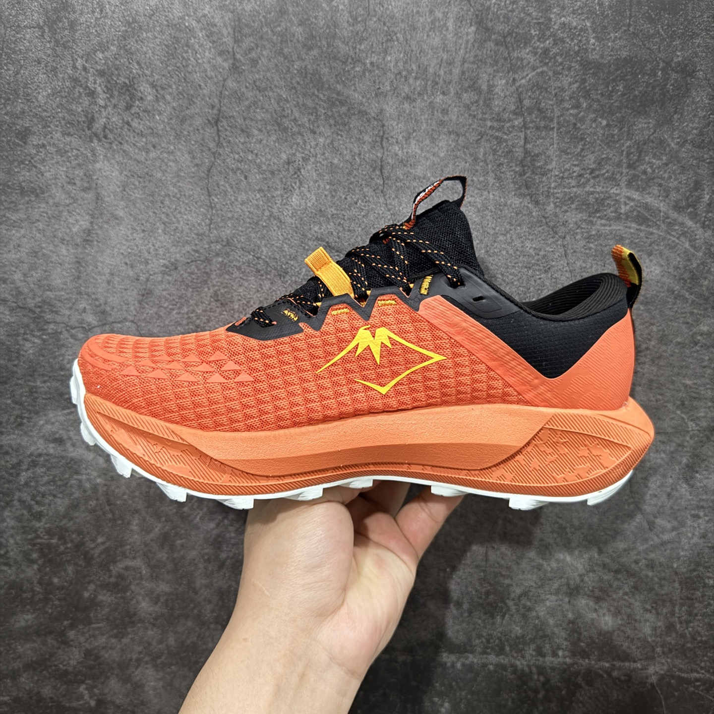 图片[2]-【公司级】Asics Gel-Trabuco 13 亚瑟士复古透气休闲鞋缓震男子耐磨跑步鞋  #鞋面采用无缝线鞋面，贴合脚型，穿着舒适；中底360°环绕式GL，提供良好的缓冲性能；  尺码：36 37 37.5 38 39 39.5 40 40.5 41.5 42 42.5 43.5 44 45-选品中心