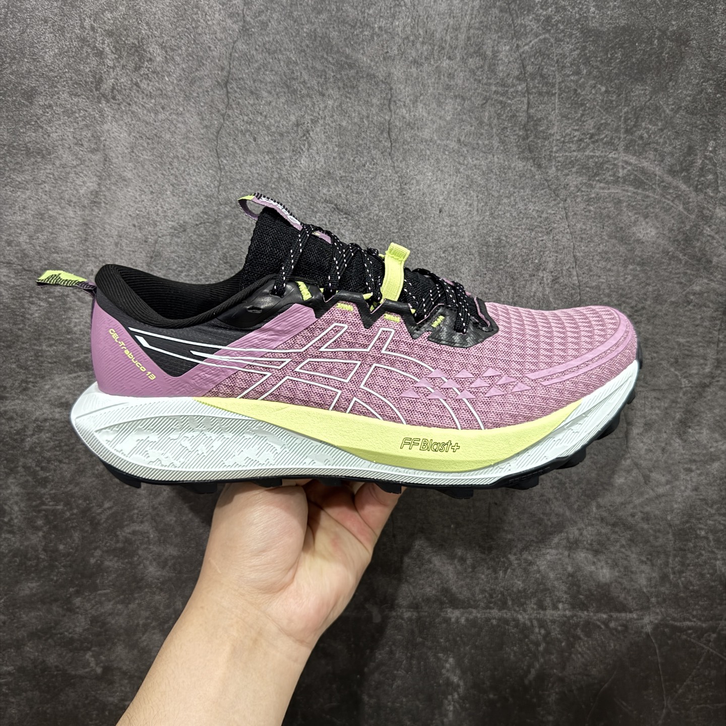 【公司级】Asics Gel-Trabuco 13 亚瑟士复古透气休闲鞋缓震男子耐磨跑步鞋  #鞋面采用无缝线鞋面,贴合脚型,穿着舒适;中底360°环绕式GL,提供良好的缓冲性能;  尺码:36 37 37.5 38 39 39.5 40 40.5 41.5 42 42.5 43.5 44 45-选品中心