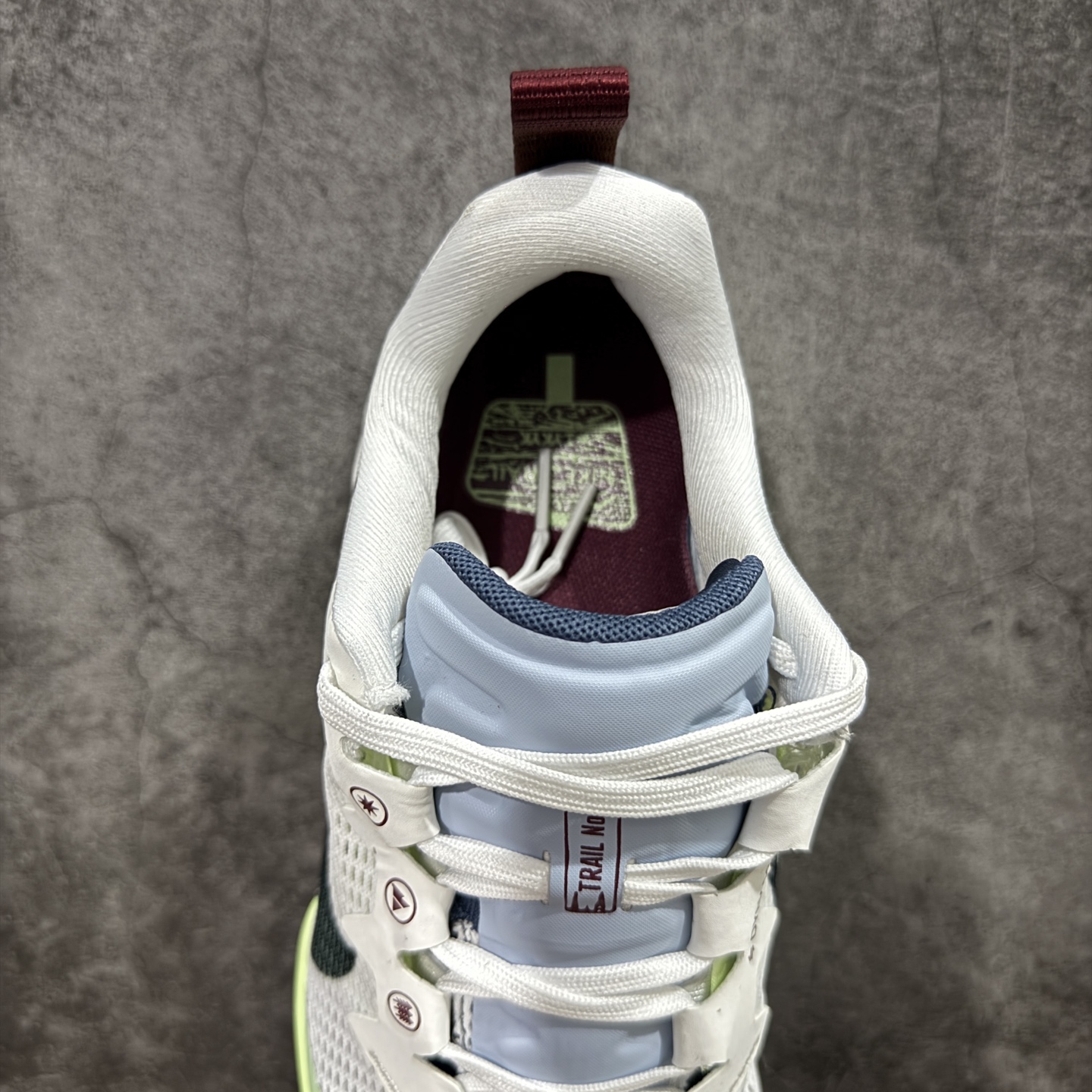 图片[8]-【公司级】耐克 Nike WildHorse 8 男子越野跑步鞋 飞野马八代 缓震透气 运动鞋 穿上Nike Wildhorse 8 越野跑步鞋，由步道起点往山顶前进，沿途征服蜿蜒小径、起伏山丘和棘手急弯。 此鞋款专为越野跑设计，集强劲抓地力、回弹缓震效能和可靠包覆设计于一身，助你在应对长距离越野跑和崎岖地形时站稳脚步，不断向前。优点：耐用，出色的锁定效果，充足的脚趾空间，在泥泞、湿地和雪地上有很好的抓地力，在硬地上也很舒适，稳定而具有保护性的中底，平稳、令人愉快的跑步感觉，最适合日常训练和越野长慢跑。 货号：DR2686-103 尺码：39-45含半码-选品中心