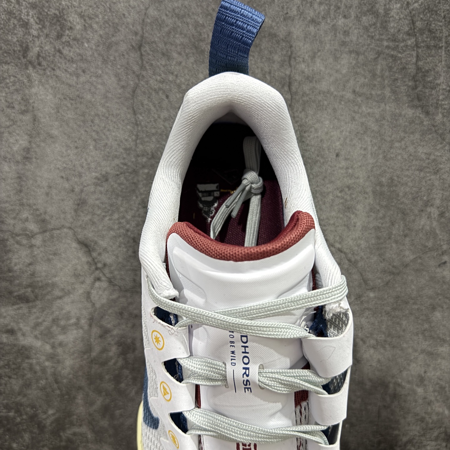 图片[8]-【公司级】耐克 Nike WildHorse 8 男子越野跑步鞋 飞野马八代 缓震透气 运动鞋 穿上Nike Wildhorse 8 越野跑步鞋，由步道起点往山顶前进，沿途征服蜿蜒小径、起伏山丘和棘手急弯。 此鞋款专为越野跑设计，集强劲抓地力、回弹缓震效能和可靠包覆设计于一身，助你在应对长距离越野跑和崎岖地形时站稳脚步，不断向前。优点：耐用，出色的锁定效果，充足的脚趾空间，在泥泞、湿地和雪地上有很好的抓地力，在硬地上也很舒适，稳定而具有保护性的中底，平稳、令人愉快的跑步感觉，最适合日常训练和越野长慢跑。 货号：DR2686-101 尺码：39-45含半码-选品中心