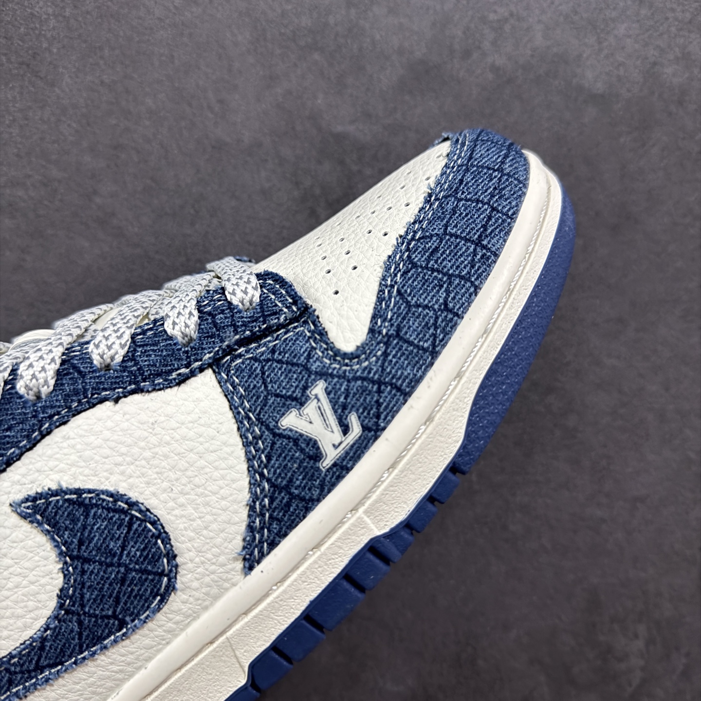 280 定制版Nk SB Dunk Low 定制配色 Lv联名 Dunk系列复古低帮休闲百搭板鞋 FC1688-221