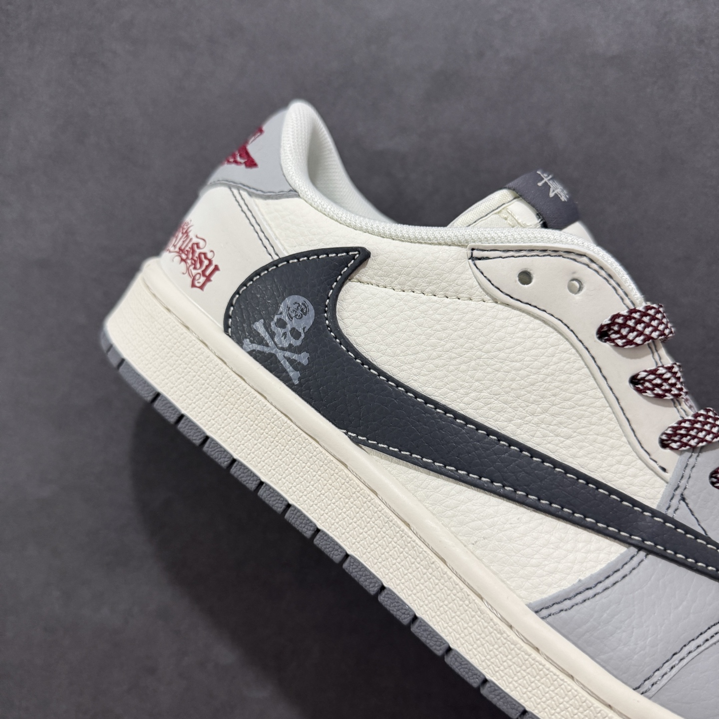 280 定制版Travis Scott x Fragment Design x Air Jordan 1 Low SP AJ1 斯图西联名 黑勾骷髅头 低帮文化休闲板鞋 JJ2508-553