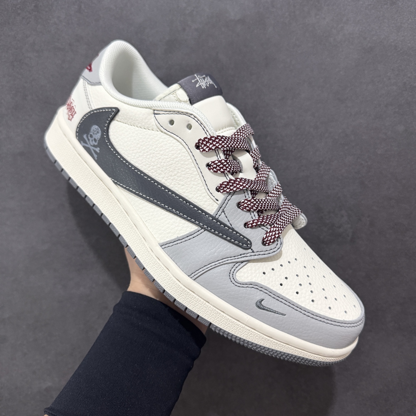 280 定制版Travis Scott x Fragment Design x Air Jordan 1 Low SP AJ1 斯图西联名 黑勾骷髅头 低帮文化休闲板鞋 JJ2508-553
