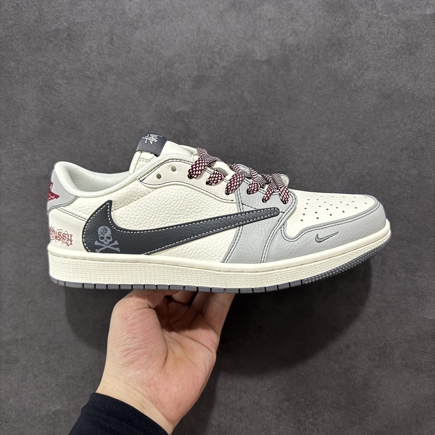 280 定制版Travis Scott x Fragment Design x Air Jordan 1 Low SP AJ1 斯图西联名 黑勾骷髅头 低帮文化休闲板鞋 JJ2508-553