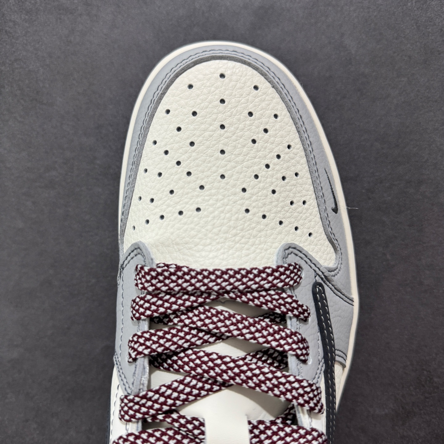 280 定制版Travis Scott x Fragment Design x Air Jordan 1 Low SP AJ1 斯图西联名 黑勾骷髅头 低帮文化休闲板鞋 JJ2508-553