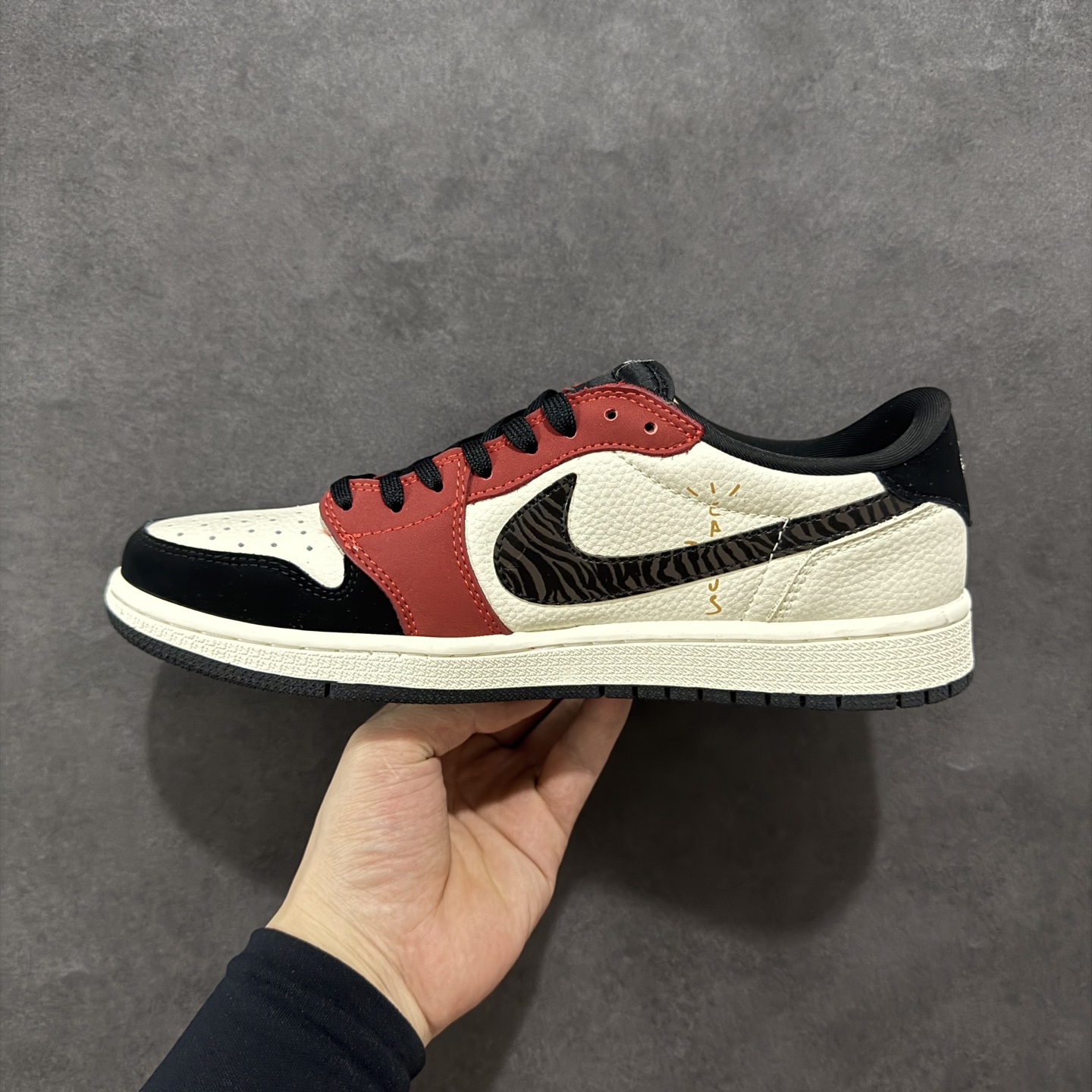 定制版Travis Scott x Fragment Design x Air Jordan 1 Low SP AJ1 FOG联名 拼接酒红 低帮文化休闲板鞋 LD2025-012