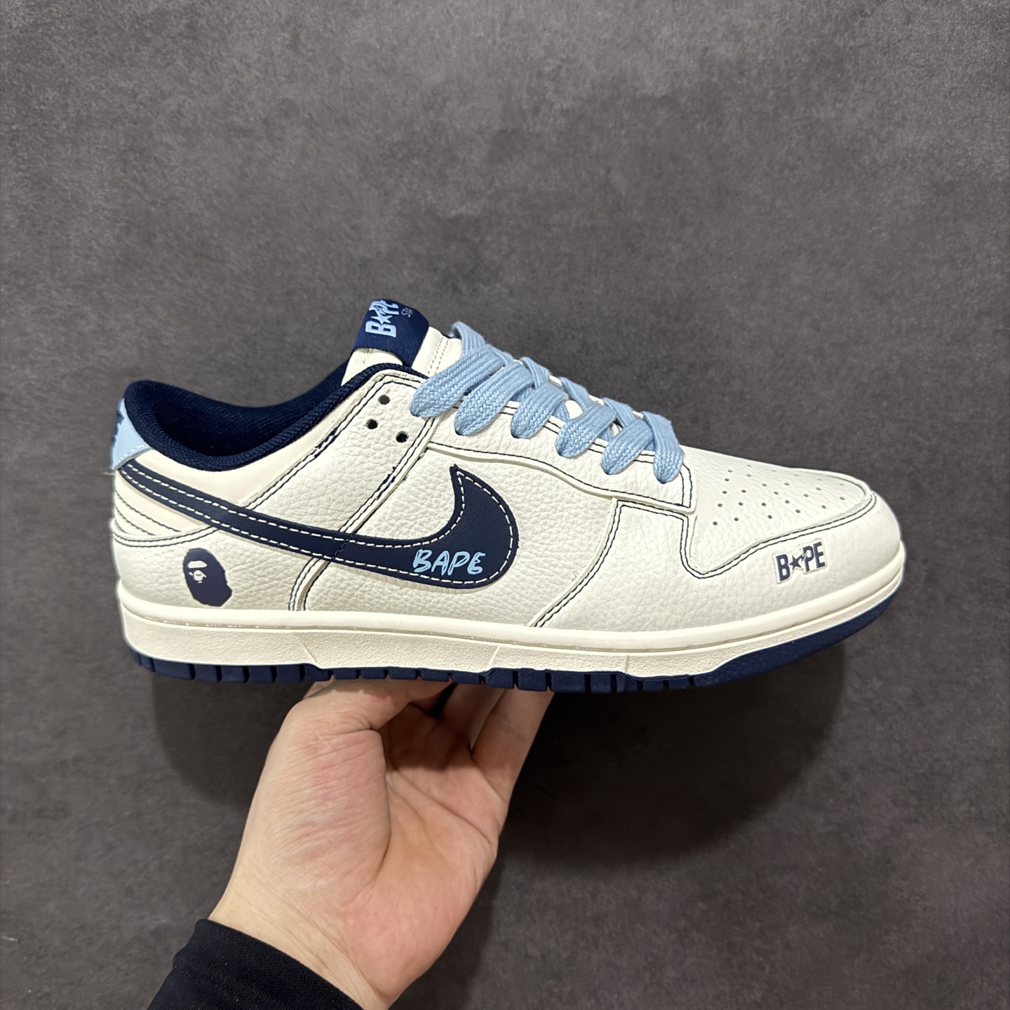 240 定制版Nk SB Dunk Low 定制配色 猿人头联名 Dunk系列复古低帮休闲百搭板鞋 BZ2501-100