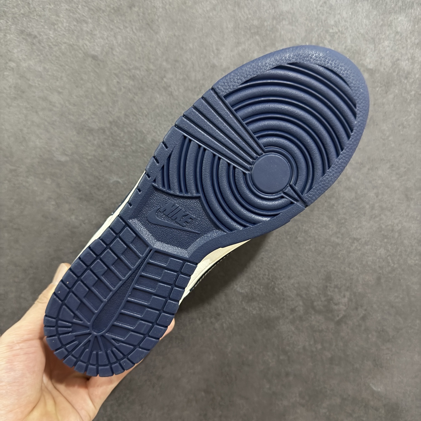 240 定制版Nk SB Dunk Low 定制配色 猿人头联名 Dunk系列复古低帮休闲百搭板鞋 BZ2501-100