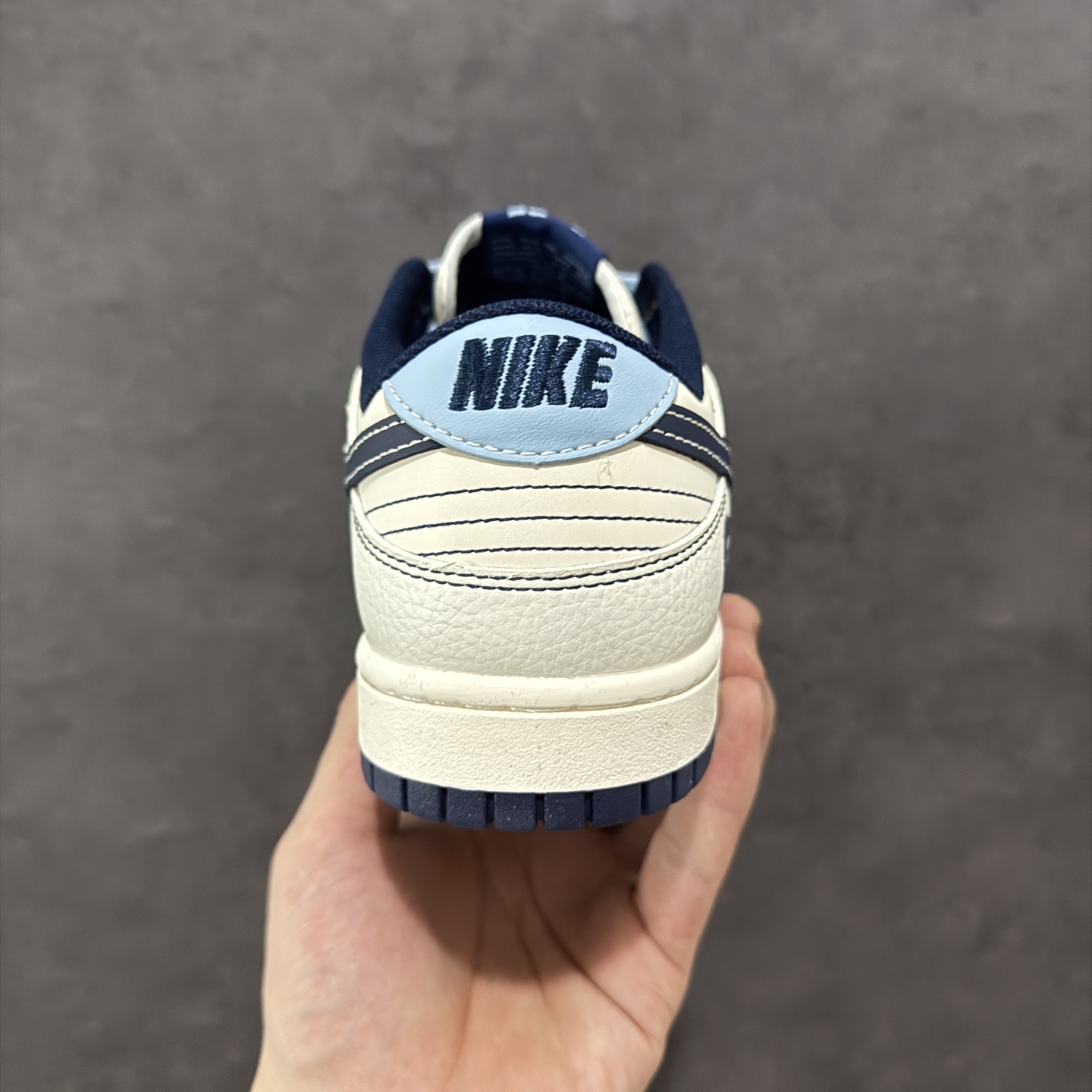 240 定制版Nk SB Dunk Low 定制配色 猿人头联名 Dunk系列复古低帮休闲百搭板鞋 BZ2501-100