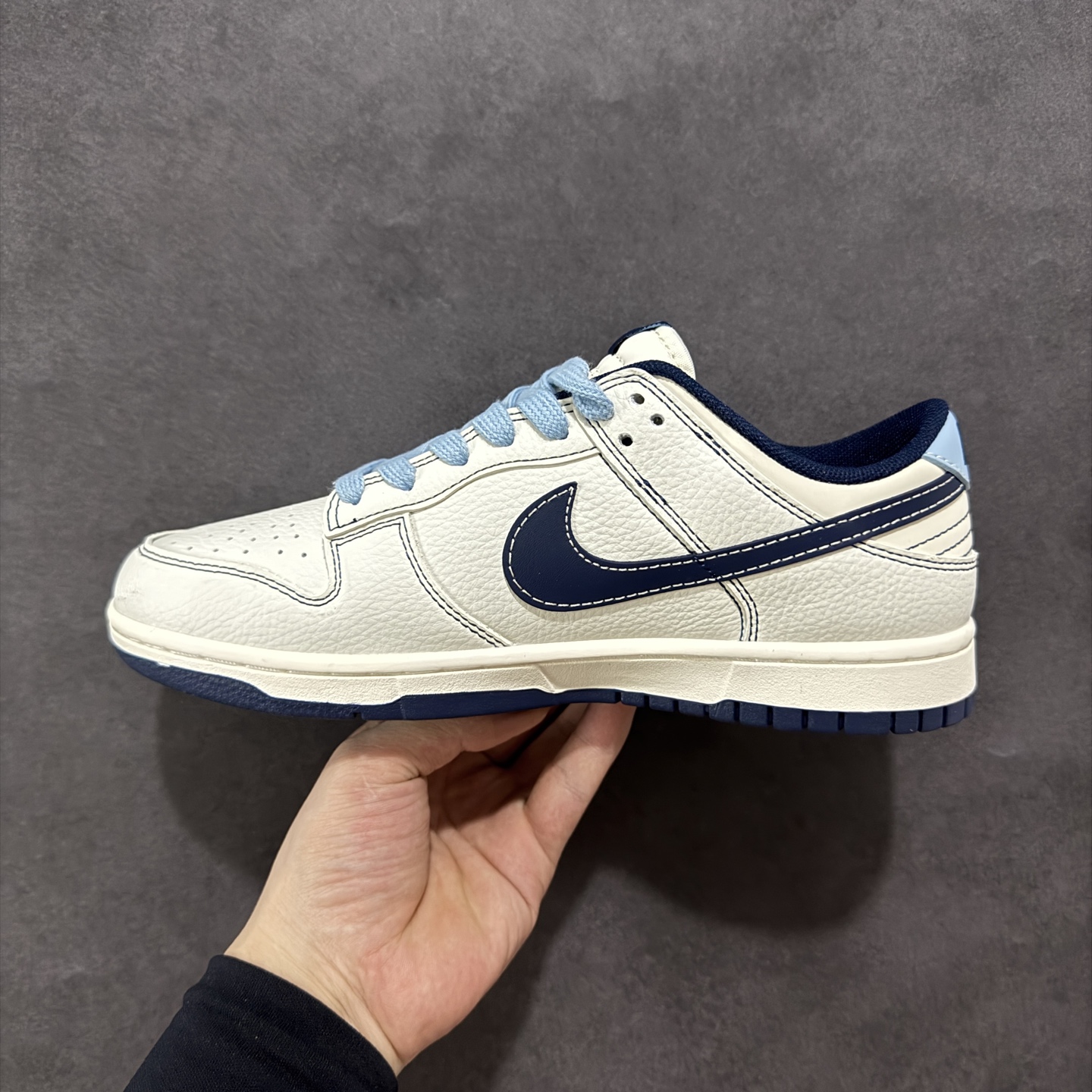 240 定制版Nk SB Dunk Low 定制配色 猿人头联名 Dunk系列复古低帮休闲百搭板鞋 BZ2501-100