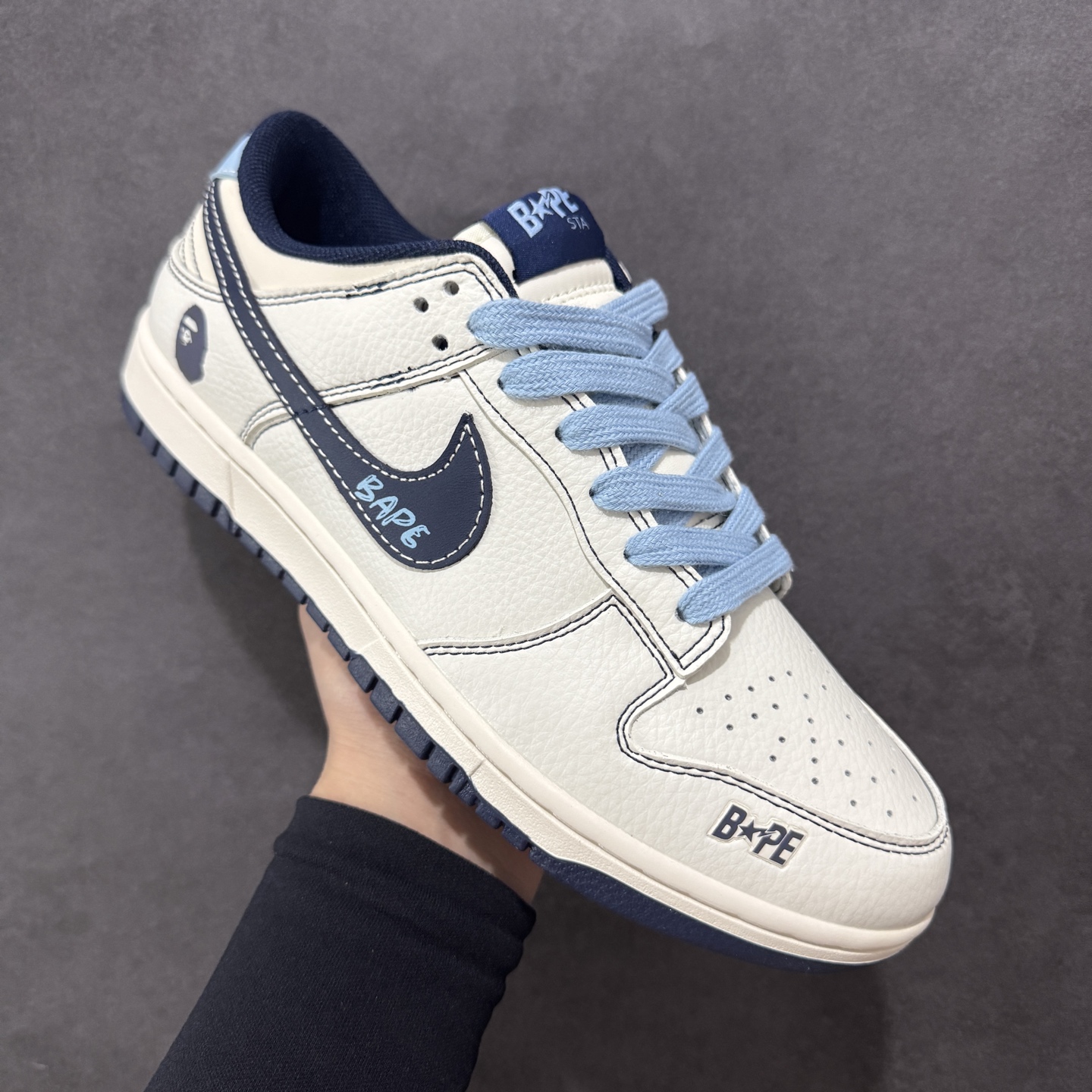 240 定制版Nk SB Dunk Low 定制配色 猿人头联名 Dunk系列复古低帮休闲百搭板鞋 BZ2501-100