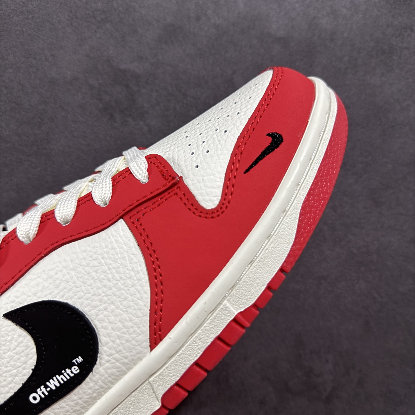 260 定制版Nike SB Dunk Low x OFF-WHITE 白红黑小钩 XY2026-159