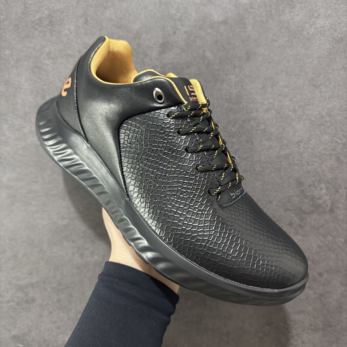 图片[3]-【广东纯原版本】ECCO/爱步 15周年经典 爆款 休闲运动跑鞋/休闲鞋 经典和现代工艺品质融合 精选小牛皮面料 PU+TPU一体成型大底 独特制鞋工艺 舒适百搭…… 尺码：39-44-选品中心