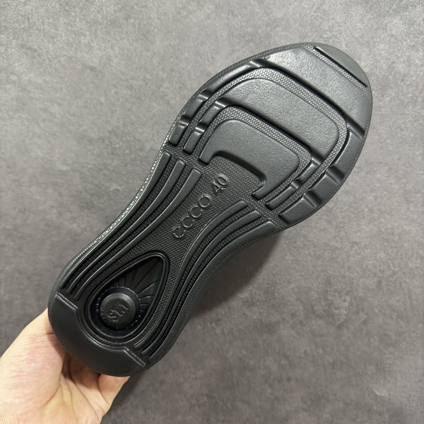 图片[9]-【广东纯原版本】ECCO/爱步 15周年经典 爆款 休闲运动跑鞋/休闲鞋 经典和现代工艺品质融合 精选小牛皮面料 PU+TPU一体成型大底 独特制鞋工艺 舒适百搭…… 尺码：39-44-选品中心