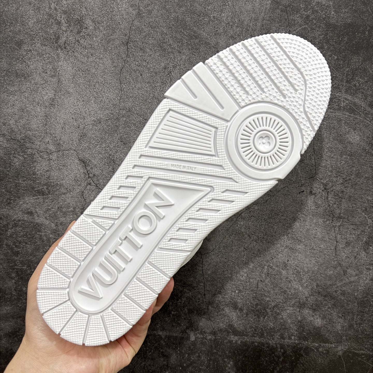 
纯原Louis Vuitton LV Trainer系列 白色暗花
仓库现货 当天可取
私人订单 专