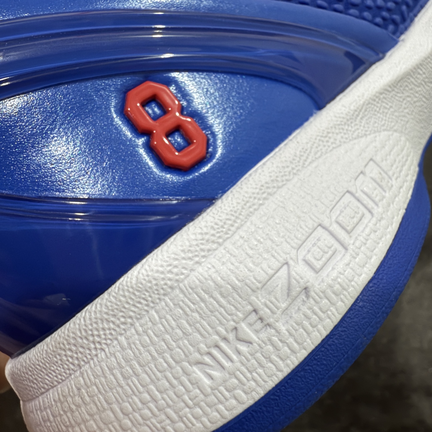 图片[3]-【Star版本】NK Zoom Kobe 6 Protro 科比六代 道奇蓝白 CW2190-400 史上最强复刻 私人团队订单 细节完美对比公司货 前掌超大Zoom Turbo气垫 后掌EVA缓震 真正的原汁原味 还原ZP脚感 全身鞋材卡料色独家定制 唯一正确喷漆工艺Swoosh 正确凹凸蛇鳞工艺 正确鞋面渐变效果 内全置真动飞态线 独立原厂模具 最大尺码达到48.5码 首批不拼图大几率过验 亲测已过 支持各种高强度实战 无需担心 上脚价 补货周期极长 脚宽建议买大半码 科比系列前掌偏窄 不影响二次销售 支持七天无理由退换 尺码：40 40.5 41 42 42.5 43 44 44.5 45 45.5 46 47.5 48.5-选品中心