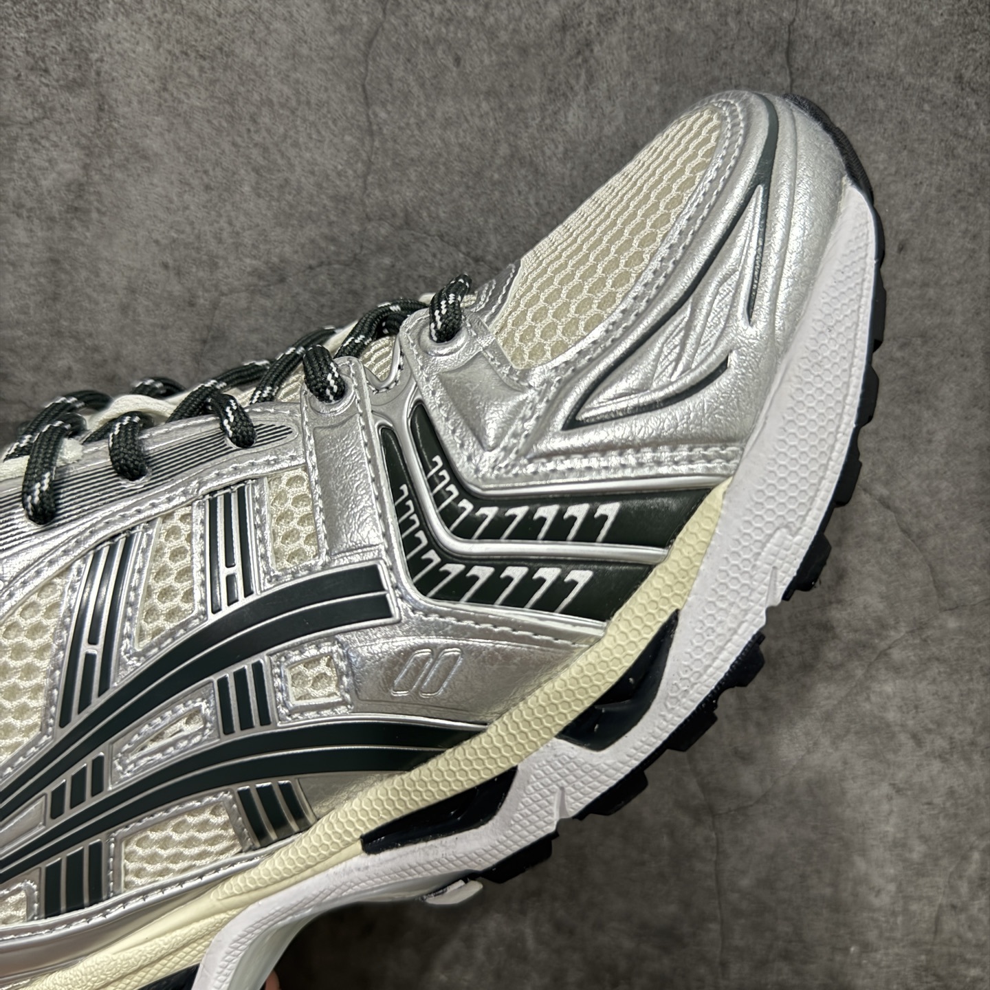 纯原 ASICS GEL-KAYANO 14 亚瑟士系列轻量缓震休闲运动跑步鞋
市场天花板品质
