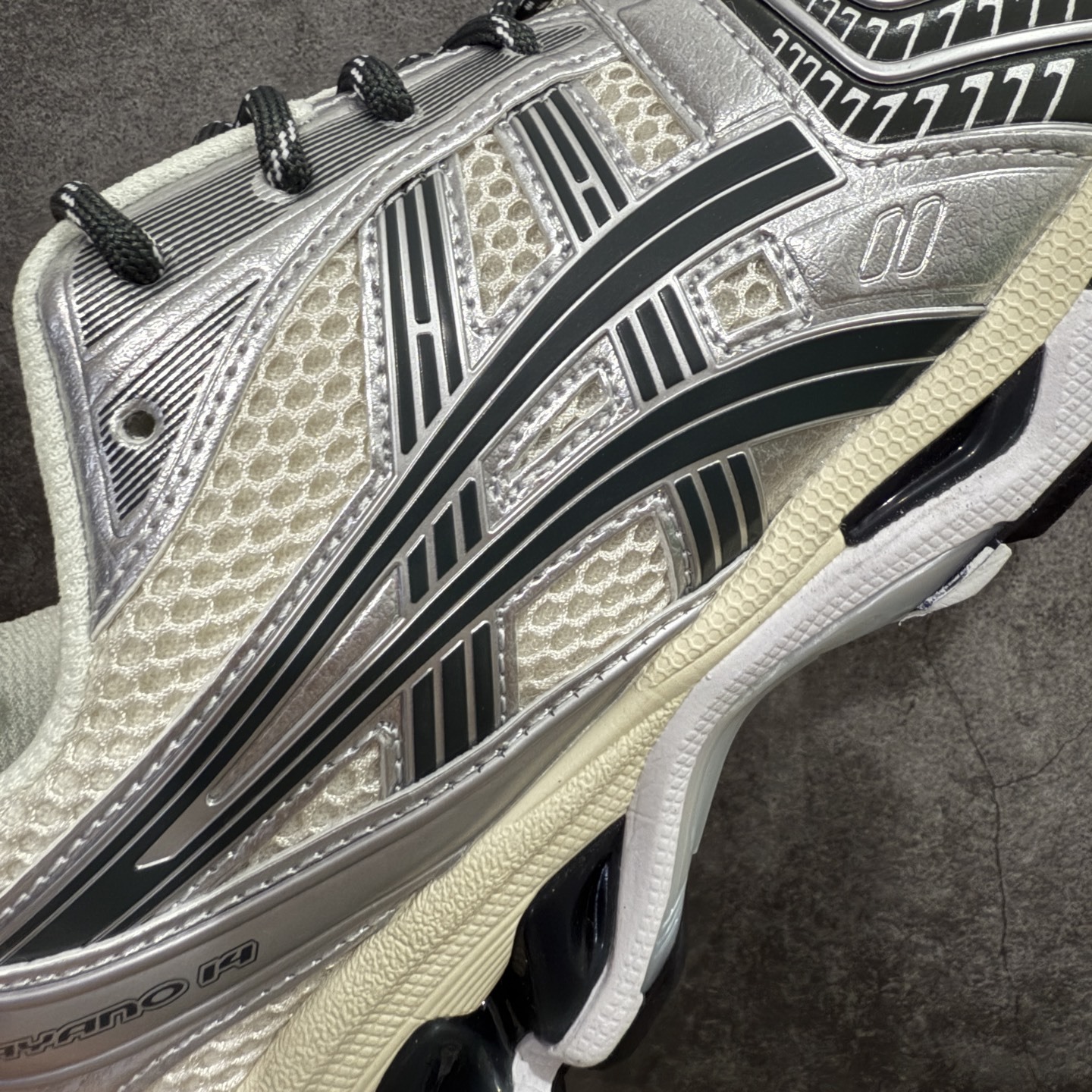 纯原 ASICS GEL-KAYANO 14 亚瑟士系列轻量缓震休闲运动跑步鞋
市场天花板品质