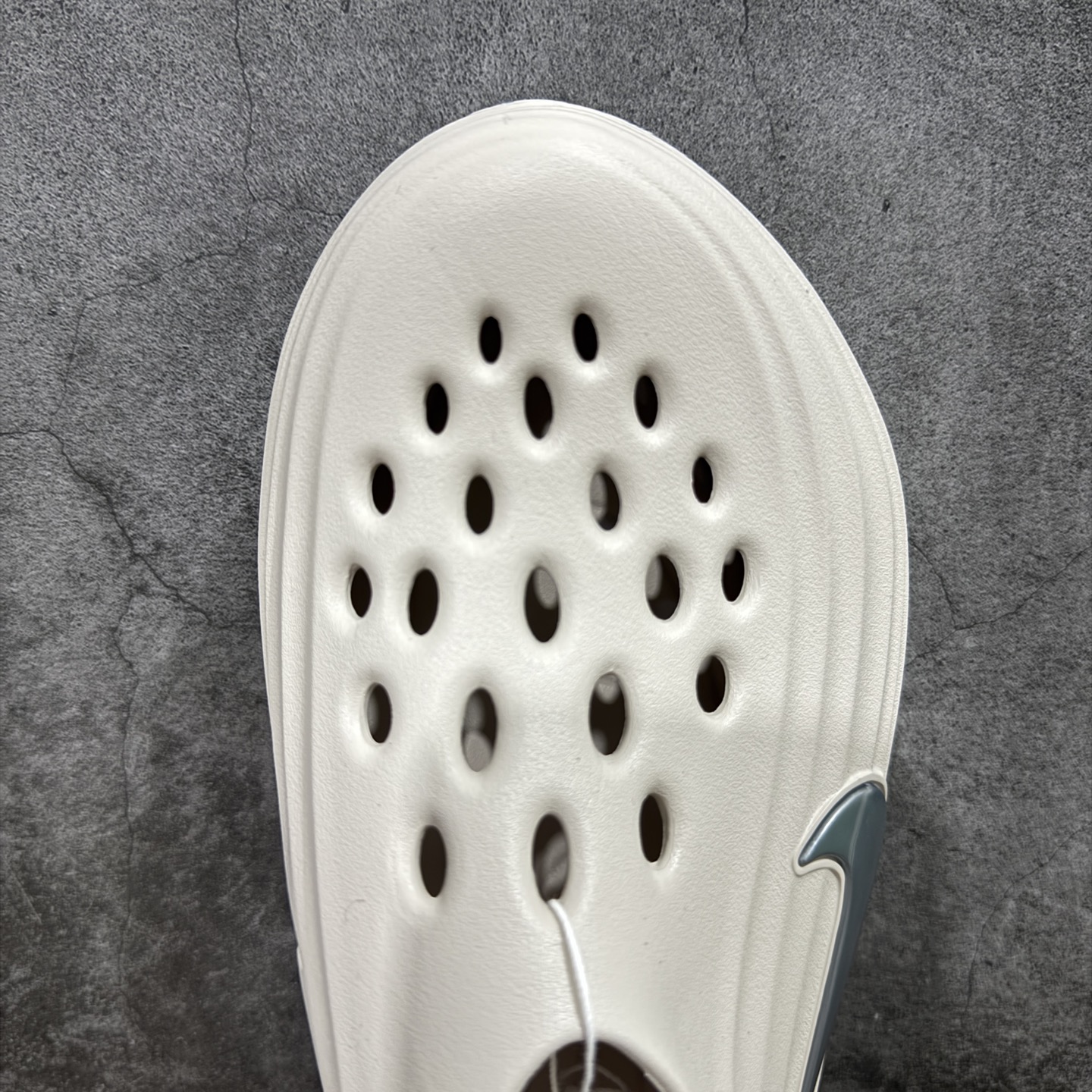 图片[5]-【正确组合底版】NK Reactx Rejuven 8 新款夏季沙滩凉鞋拖鞋洞洞鞋 HV5060-001 采用质感柔软且出众回弹的 ReactX泡绵，发泡组合大底 脚感十分舒适，缔造非凡舒适的日常穿着体验，助你保持活力。 货号：HV5060-001  尺码：36.5 38 39 40 41 42 43 44 45-选品中心