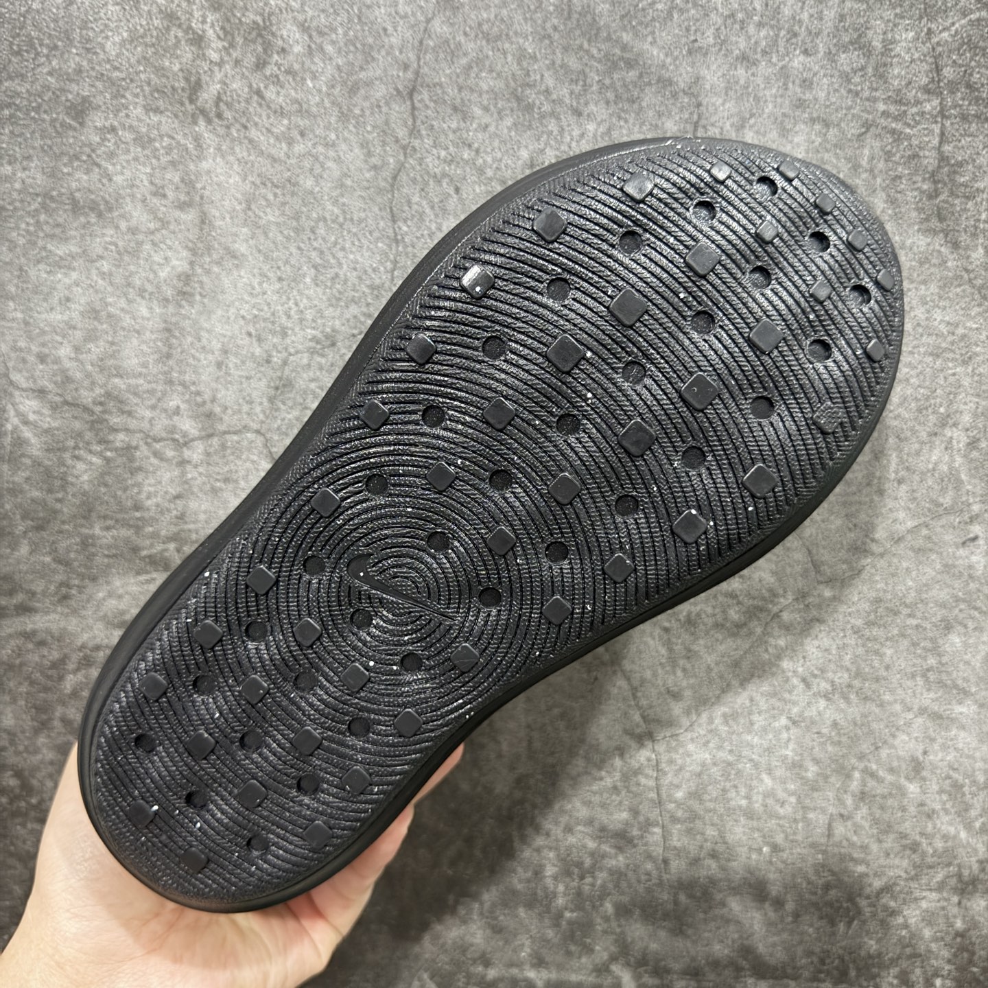 图片[9]-【正确组合底版】NK Reactx Rejuven 8 新款夏季沙滩凉鞋拖鞋洞洞鞋 HV5060-001 采用质感柔软且出众回弹的 ReactX泡绵，发泡组合大底 脚感十分舒适，缔造非凡舒适的日常穿着体验，助你保持活力。 货号：HV5060-001  尺码：36.5 38 39 40 41 42 43 44 45-选品中心