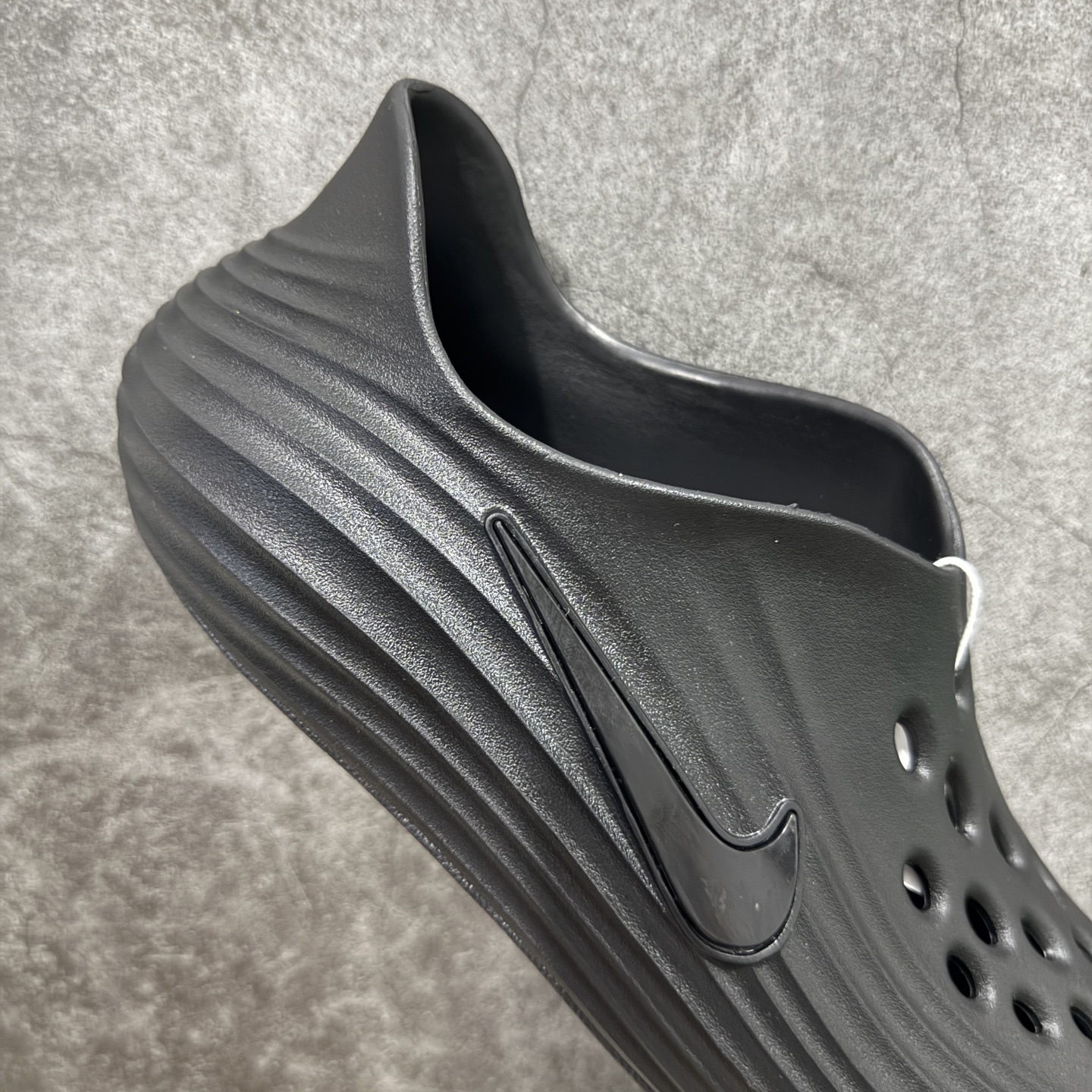 图片[7]-【正确组合底版】NK Reactx Rejuven 8 新款夏季沙滩凉鞋拖鞋洞洞鞋 HV5060-001 采用质感柔软且出众回弹的 ReactX泡绵，发泡组合大底 脚感十分舒适，缔造非凡舒适的日常穿着体验，助你保持活力。 货号：HV5060-001  尺码：36.5 38 39 40 41 42 43 44 45-选品中心