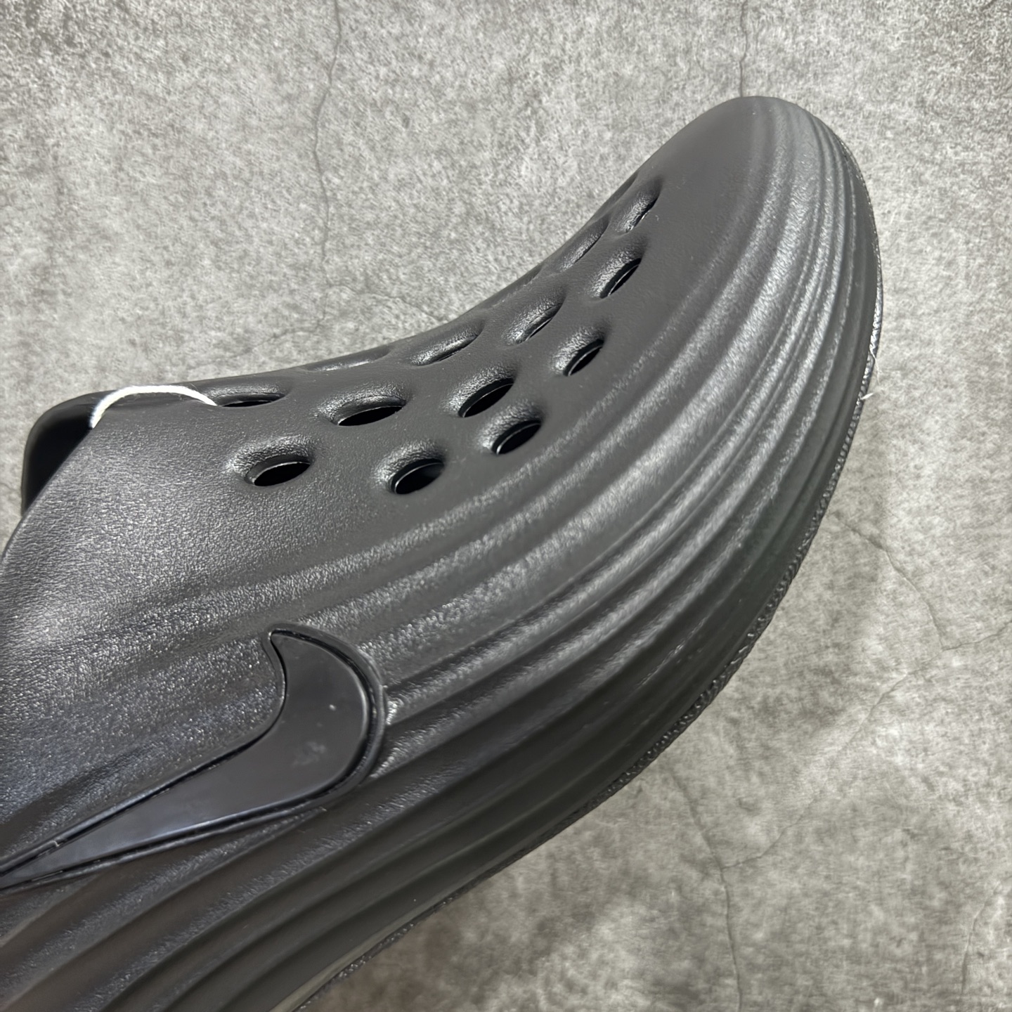 图片[6]-【正确组合底版】NK Reactx Rejuven 8 新款夏季沙滩凉鞋拖鞋洞洞鞋 HV5060-001 采用质感柔软且出众回弹的 ReactX泡绵，发泡组合大底 脚感十分舒适，缔造非凡舒适的日常穿着体验，助你保持活力。 货号：HV5060-001  尺码：36.5 38 39 40 41 42 43 44 45-选品中心