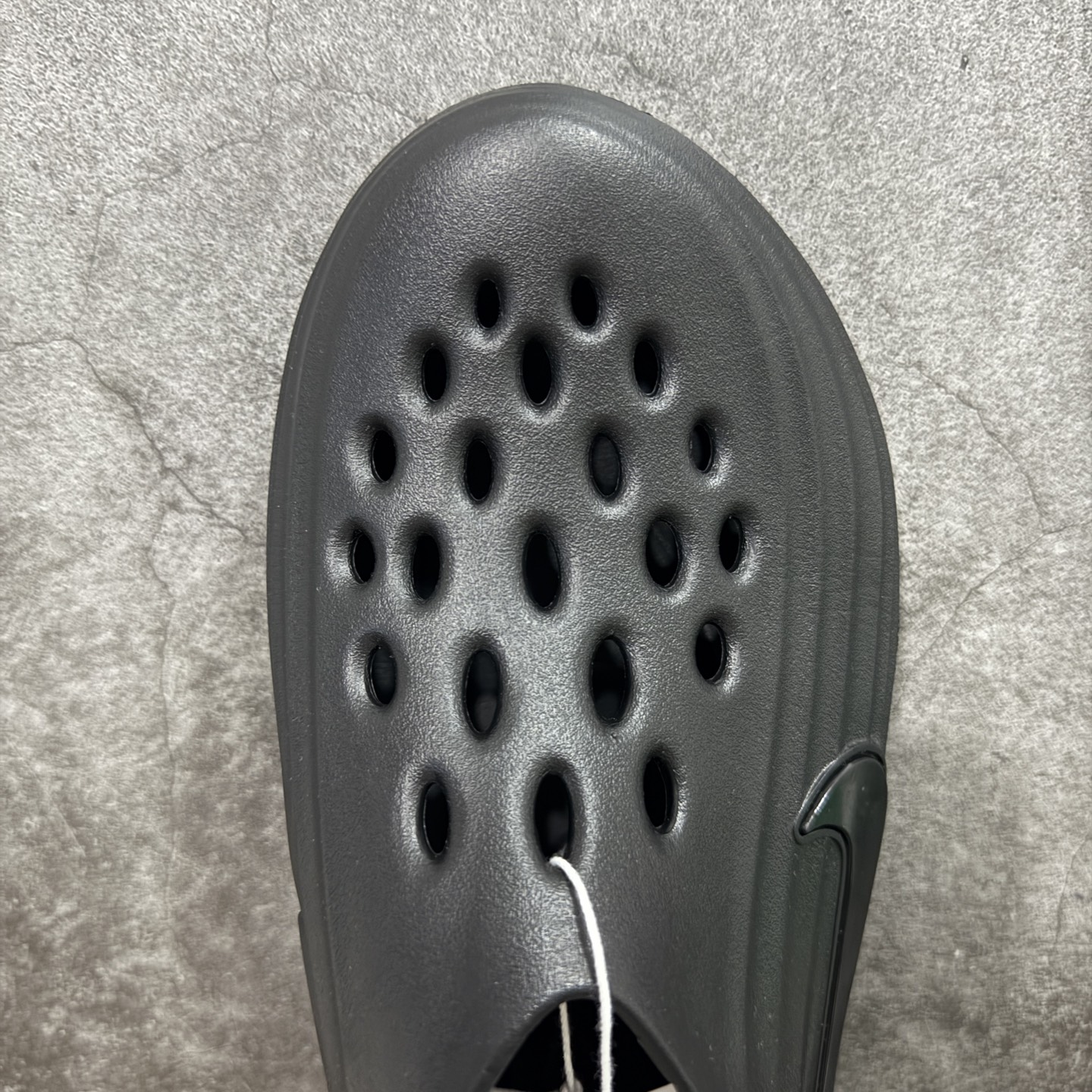 图片[5]-【正确组合底版】NK Reactx Rejuven 8 新款夏季沙滩凉鞋拖鞋洞洞鞋 HV5060-001 采用质感柔软且出众回弹的 ReactX泡绵，发泡组合大底 脚感十分舒适，缔造非凡舒适的日常穿着体验，助你保持活力。 货号：HV5060-001  尺码：36.5 38 39 40 41 42 43 44 45-选品中心