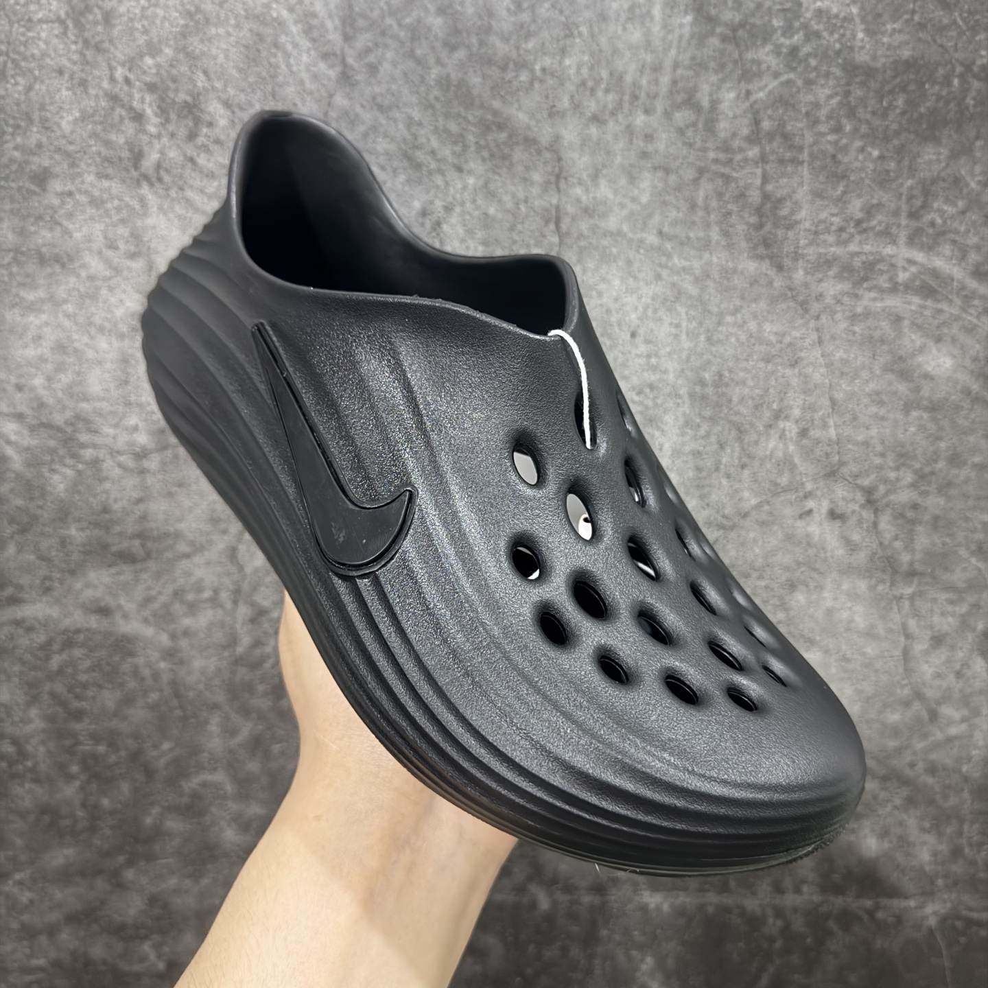 图片[3]-【正确组合底版】NK Reactx Rejuven 8 新款夏季沙滩凉鞋拖鞋洞洞鞋 HV5060-001 采用质感柔软且出众回弹的 ReactX泡绵，发泡组合大底 脚感十分舒适，缔造非凡舒适的日常穿着体验，助你保持活力。 货号：HV5060-001  尺码：36.5 38 39 40 41 42 43 44 45-选品中心