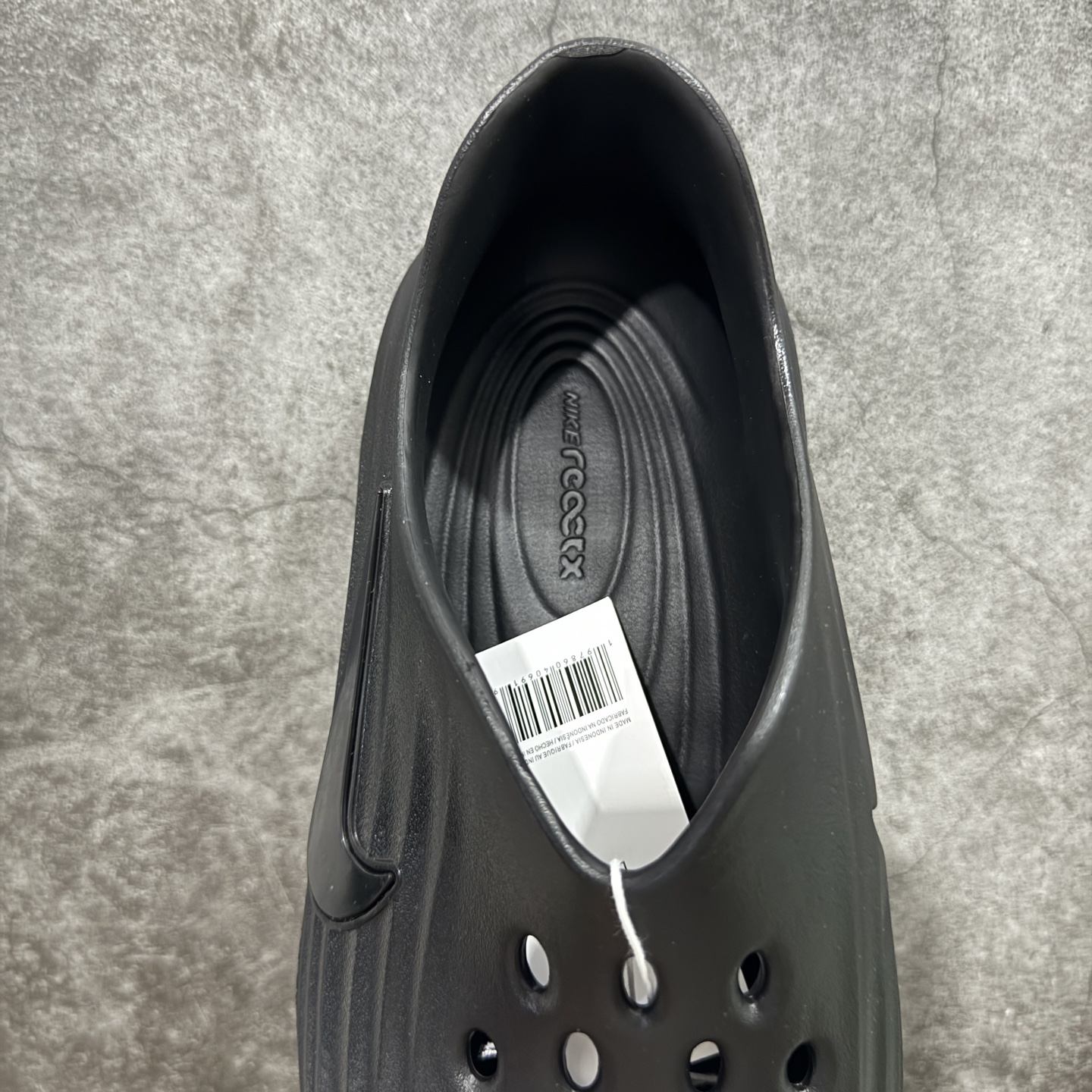 图片[8]-【正确组合底版】NK Reactx Rejuven 8 新款夏季沙滩凉鞋拖鞋洞洞鞋 HV5060-001 采用质感柔软且出众回弹的 ReactX泡绵，发泡组合大底 脚感十分舒适，缔造非凡舒适的日常穿着体验，助你保持活力。 货号：HV5060-001  尺码：36.5 38 39 40 41 42 43 44 45-选品中心