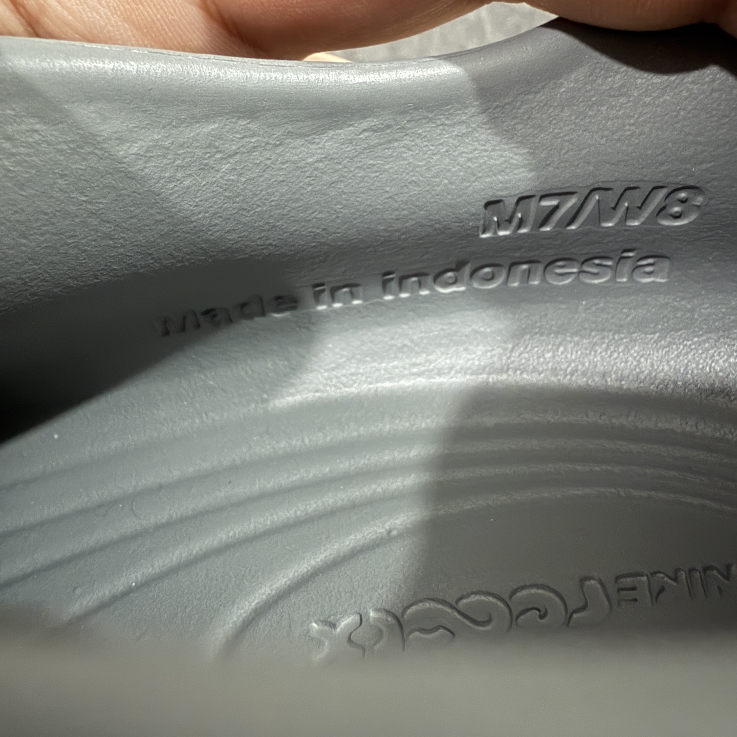 图片[4]-【正确组合底版】NK Reactx Rejuven 8 新款夏季沙滩凉鞋拖鞋洞洞鞋 HV5060-001 采用质感柔软且出众回弹的 ReactX泡绵，发泡组合大底 脚感十分舒适，缔造非凡舒适的日常穿着体验，助你保持活力。 货号：HV5060-001  尺码：36.5 38 39 40 41 42 43 44 45-选品中心