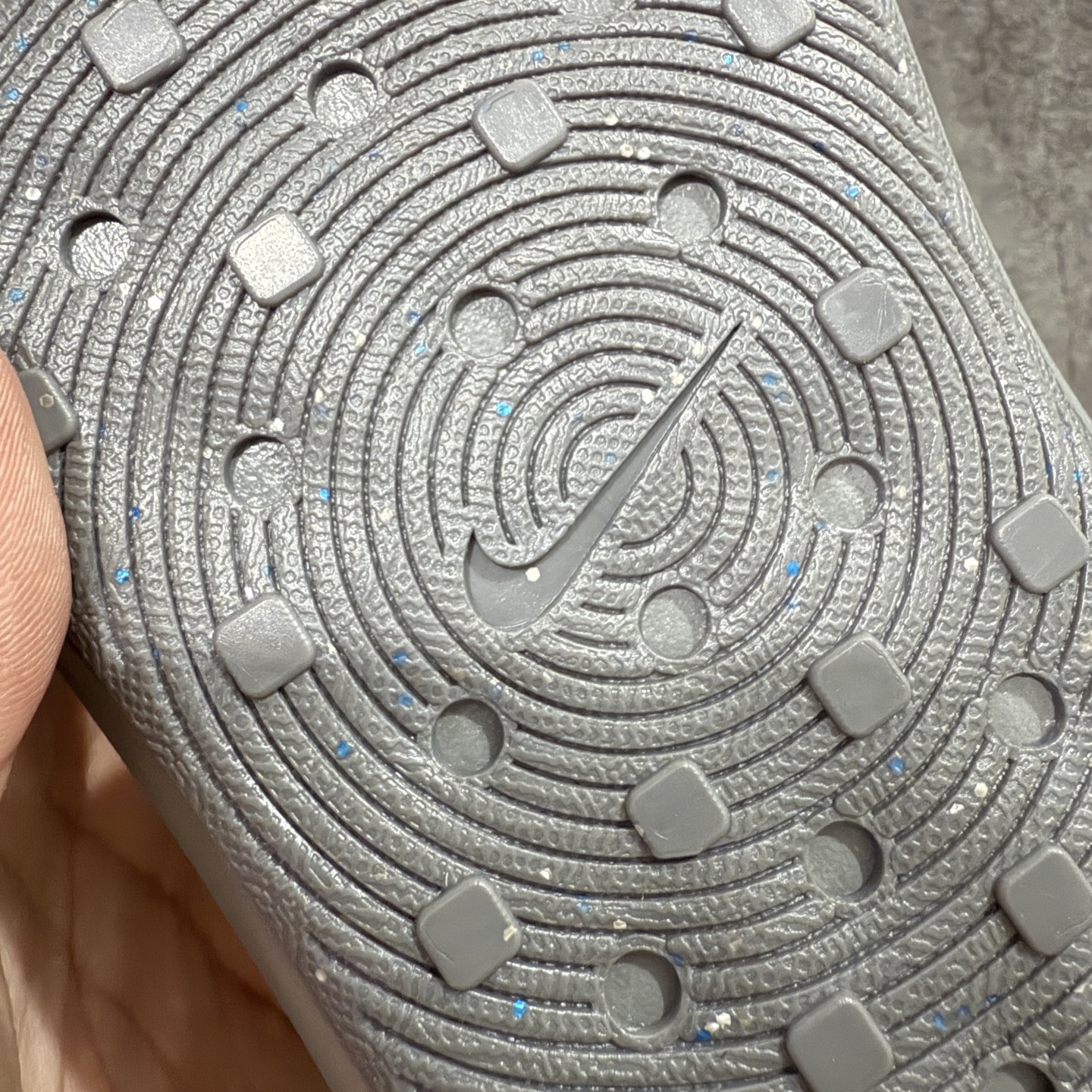 图片[8]-【正确组合底版】NK Reactx Rejuven 8 新款夏季沙滩凉鞋拖鞋洞洞鞋 HV5060-001 采用质感柔软且出众回弹的 ReactX泡绵，发泡组合大底 脚感十分舒适，缔造非凡舒适的日常穿着体验，助你保持活力。 货号：HV5060-001  尺码：36.5 38 39 40 41 42 43 44 45-选品中心