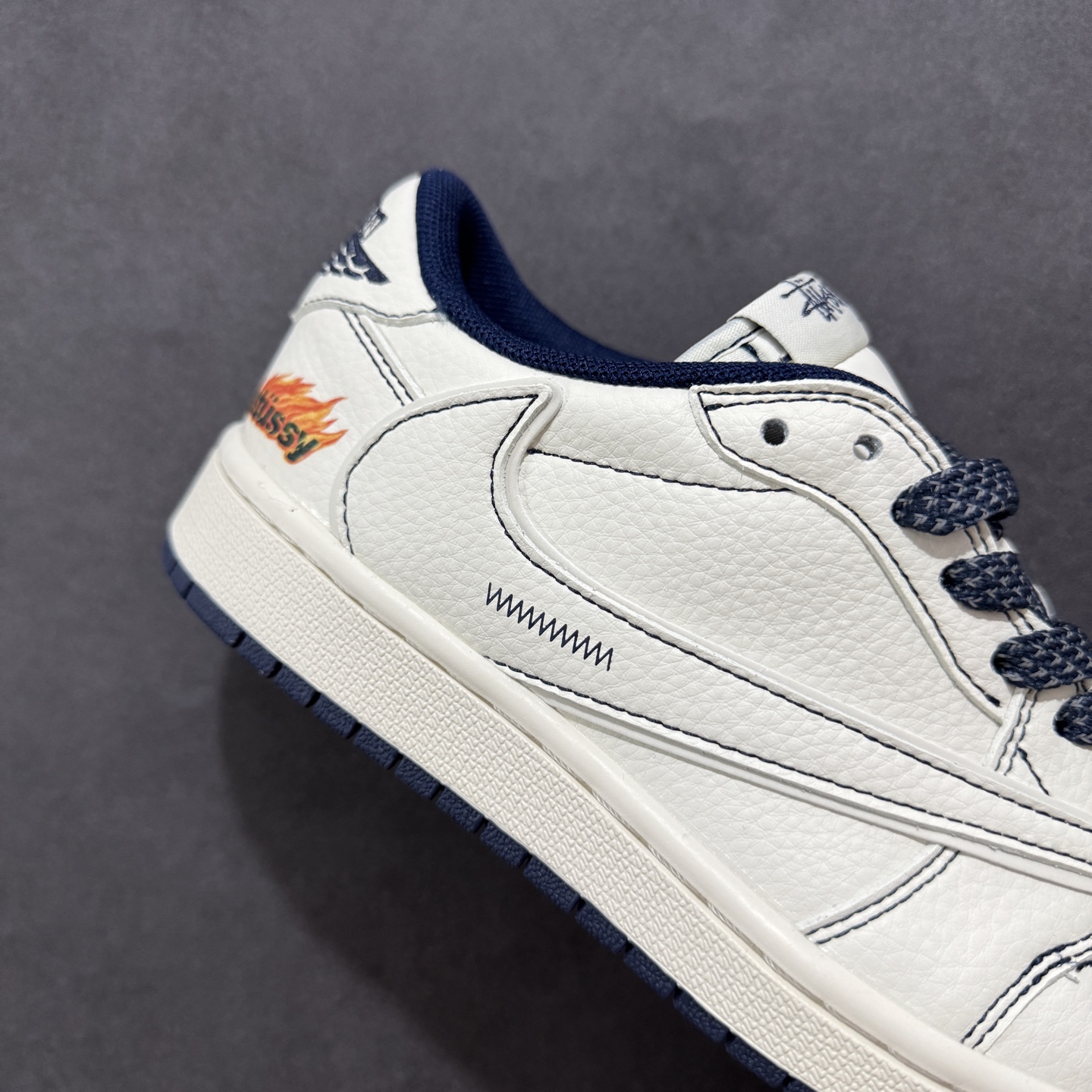 280 定制版Travis Scott x Fragment Design x Air Jordan 1 Low SP AJ1 斯图西联名 灰线火焰 低帮文化休闲板鞋 ZH2598-230
