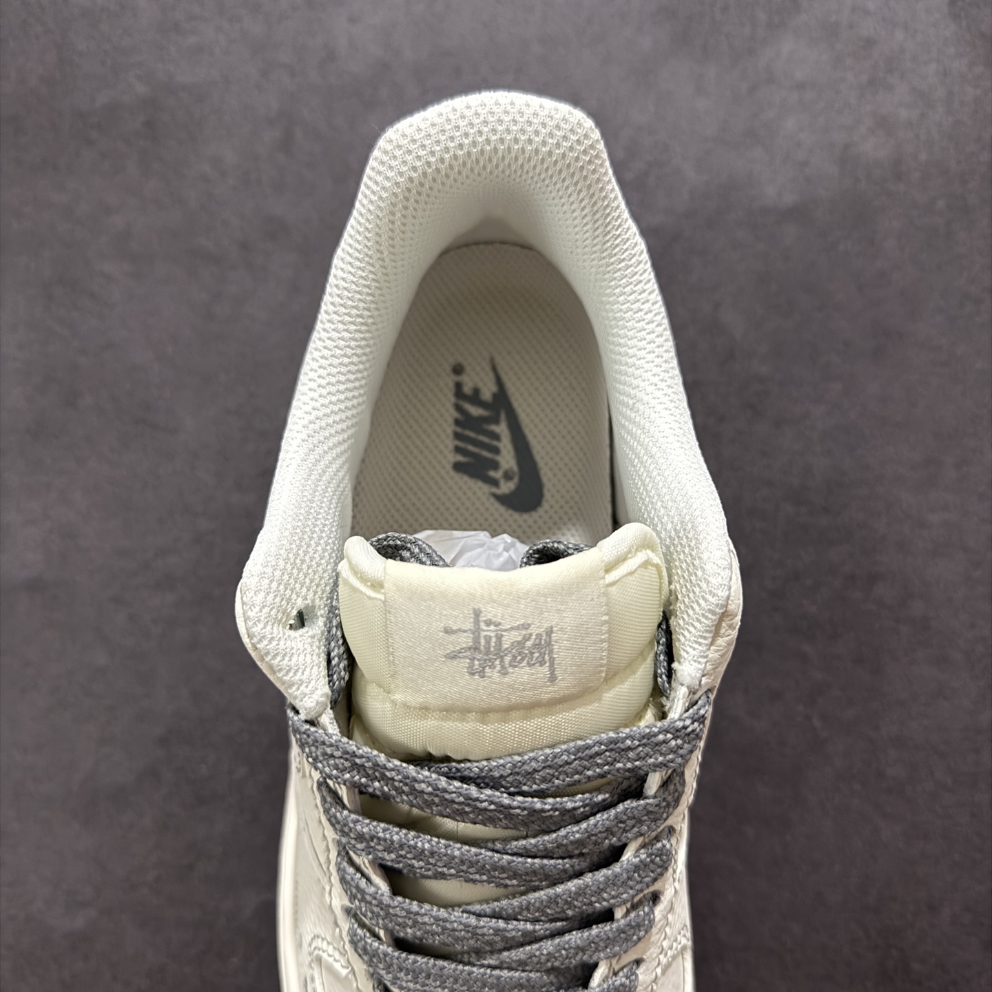 260 定制版Nike Air Force 1'07 Low 斯图西联名 米灰耐克小勾 空军一号低帮休闲板鞋 HH7518-064