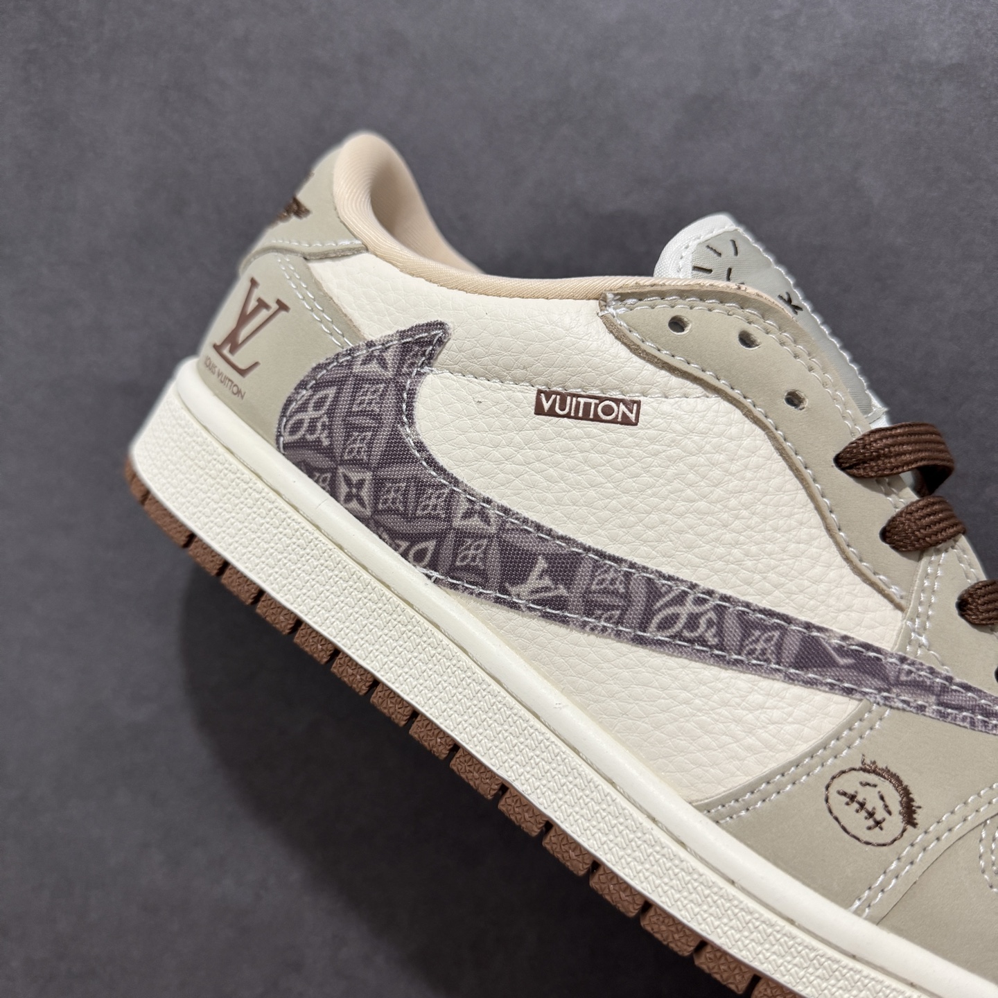 280 定制版Travis Scott x Fragment Design x Air Jordan 1 Low SP AJ1 LV联名 花勾鬼脸 低帮文化休闲板鞋 XS2024-060